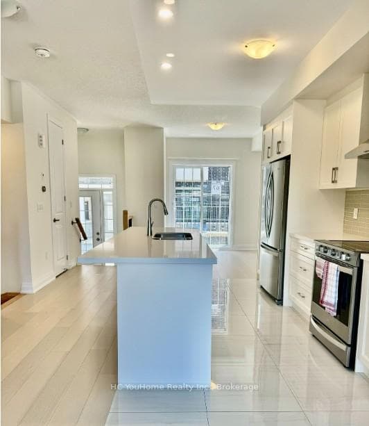 83 Clippers Crescent photo 3