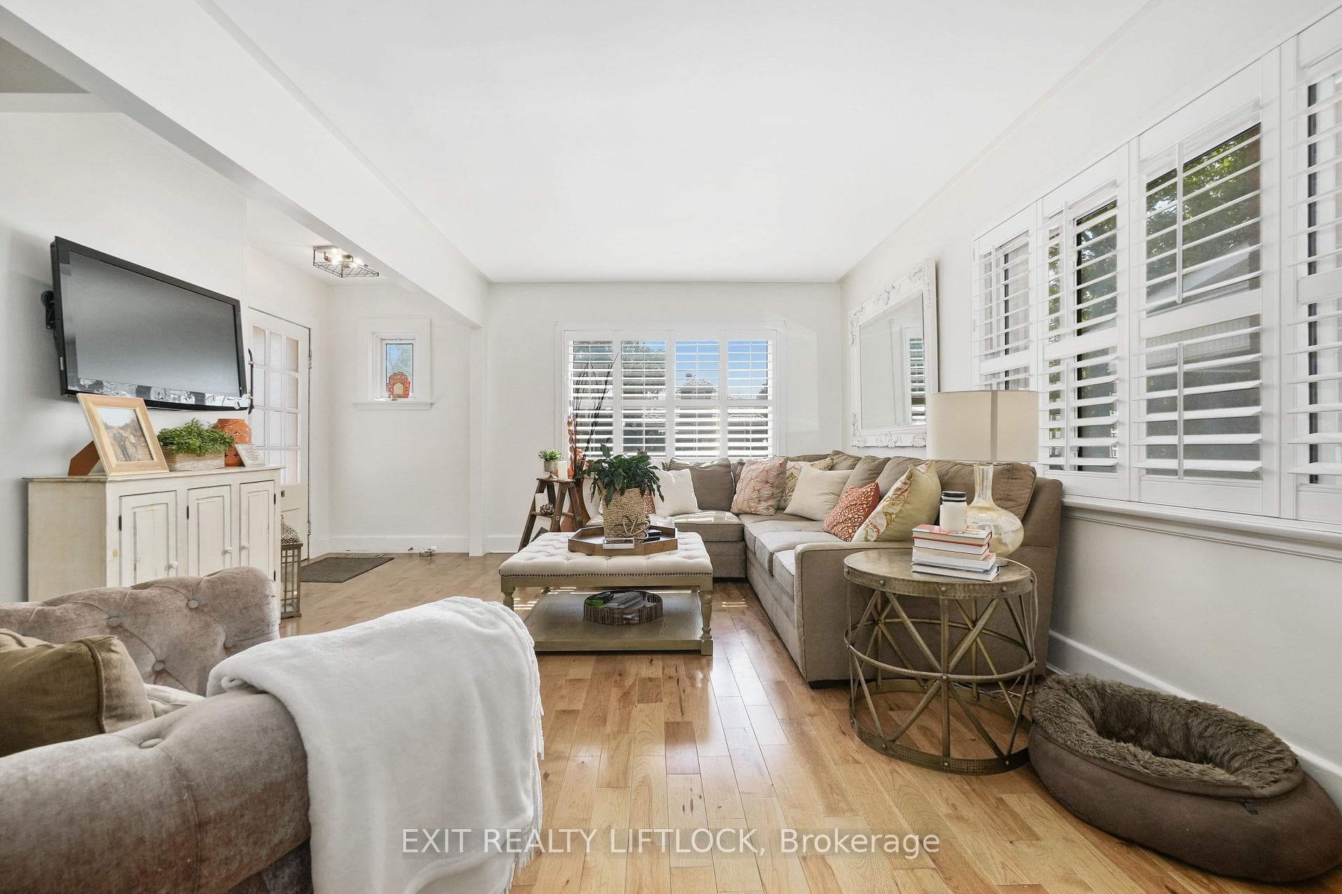 162 Montgomery Street photo 6