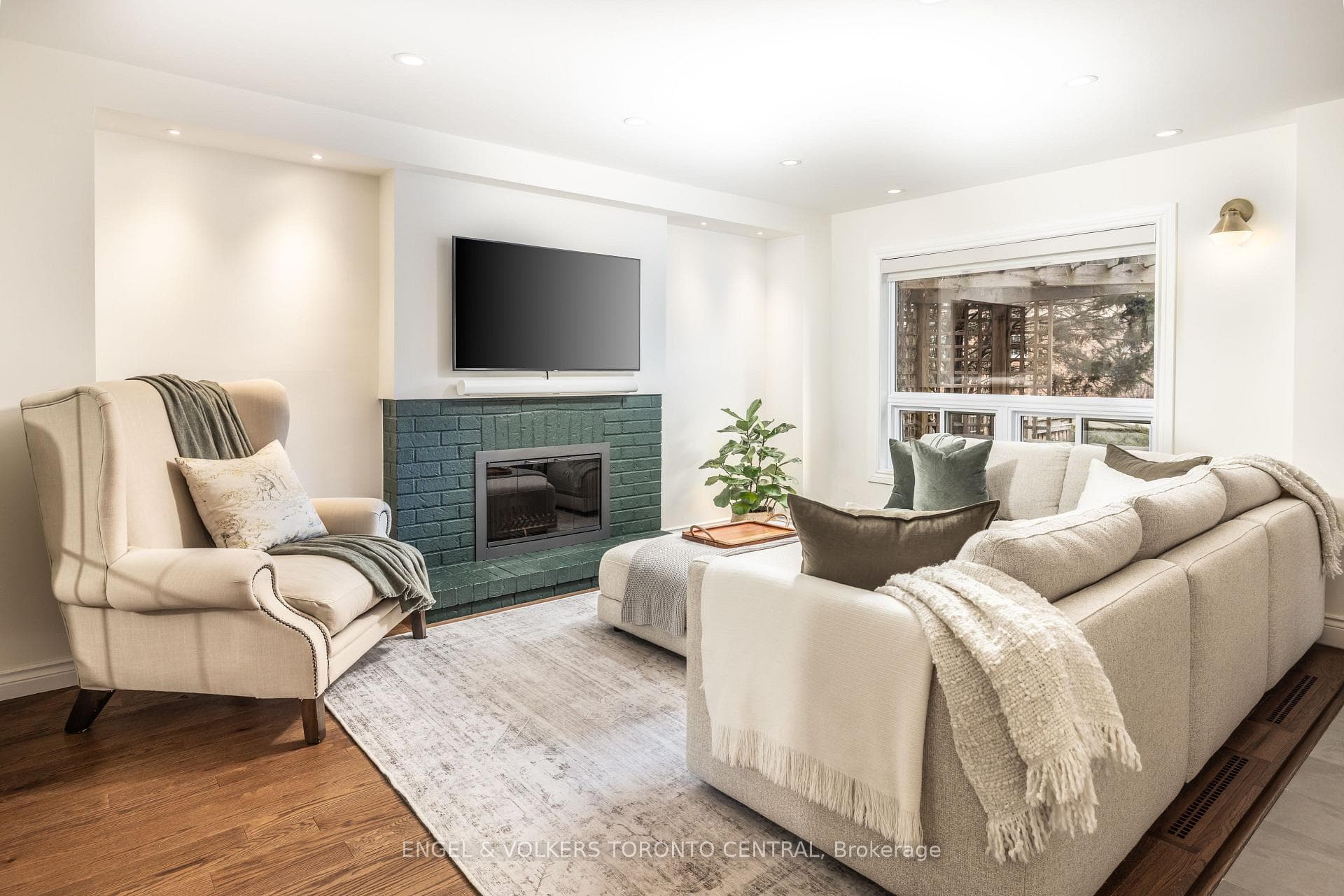 433 Lavas Road photo 8