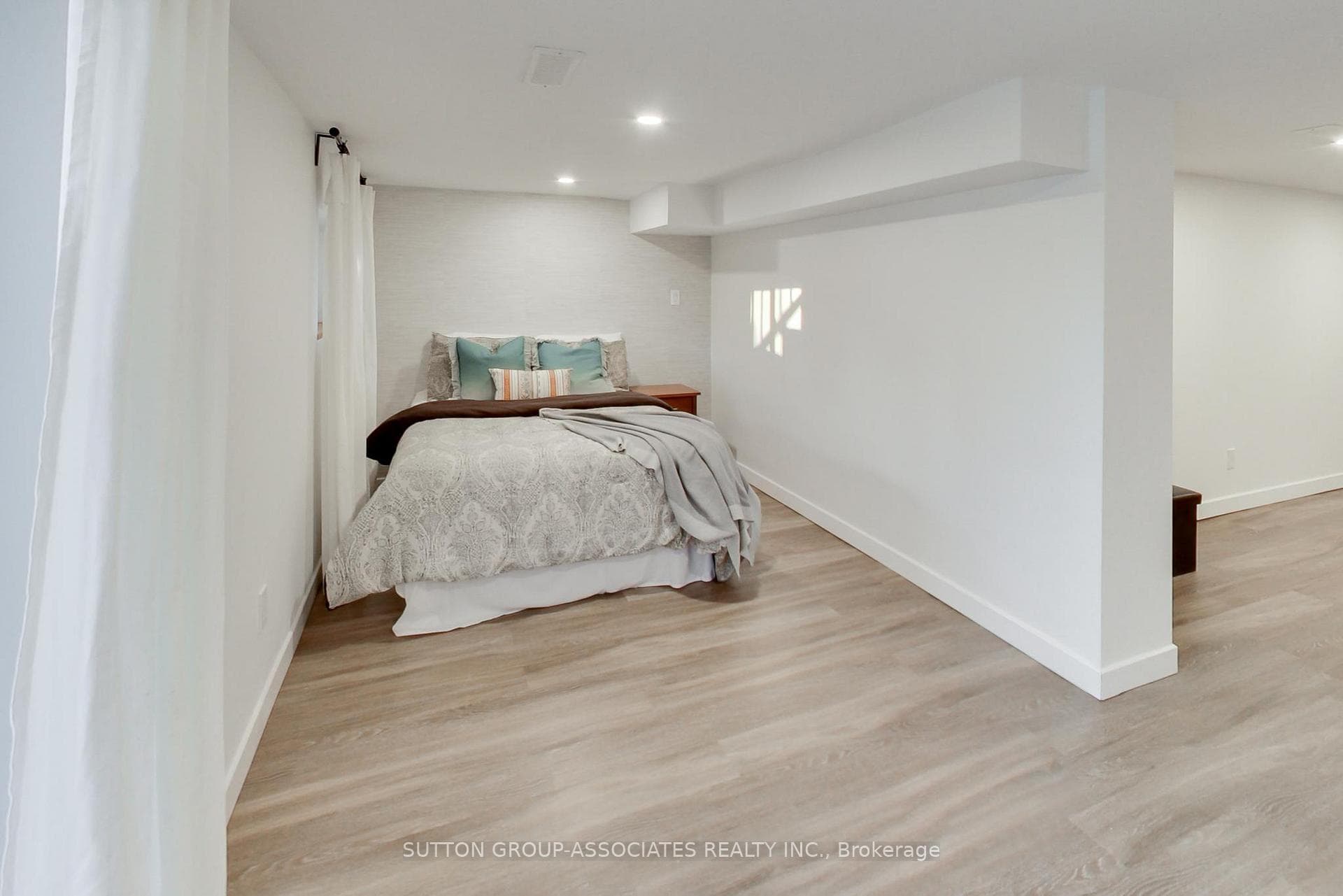 504 Glenholme Avenue photo 45