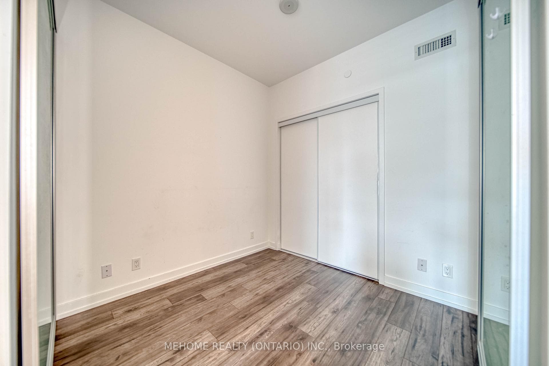 33 Helendale Avenue Unit 1307 photo 26