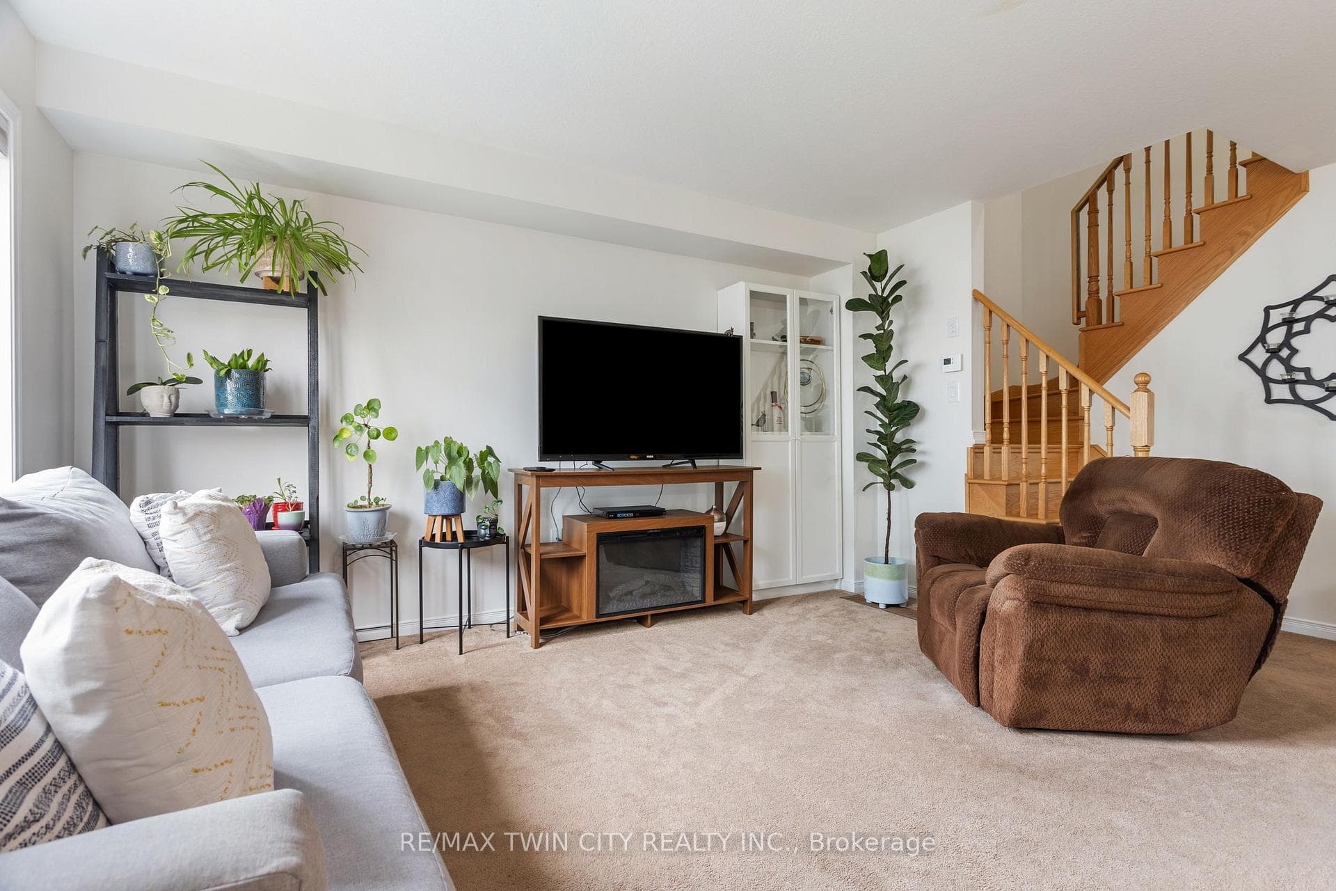 5 Cole Crescent photo 18