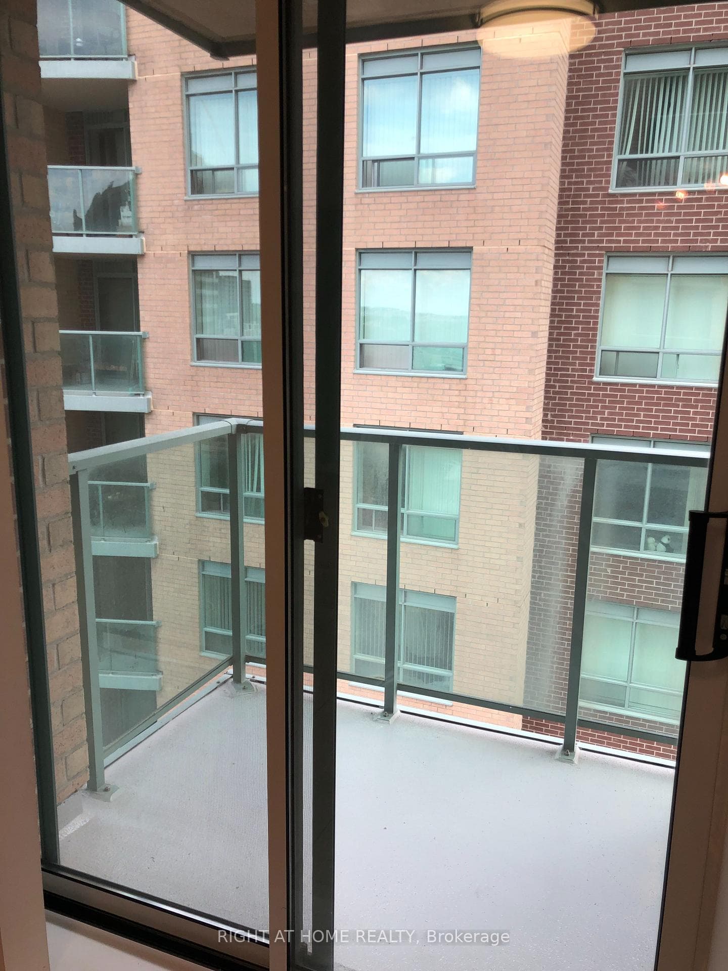 23 ONEIDA Crescent Unit 1103 photo 8