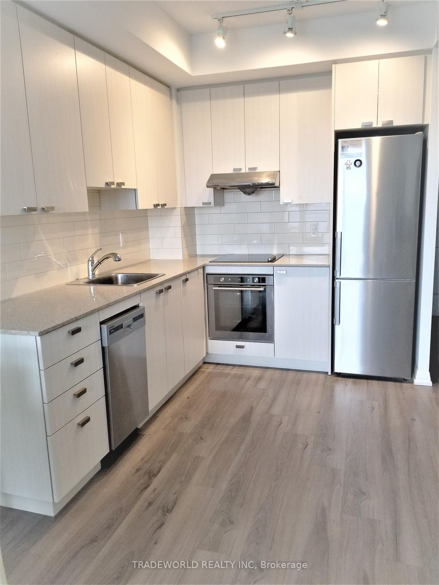 50 Ann O'reilly Road Unit 1512 photo 3