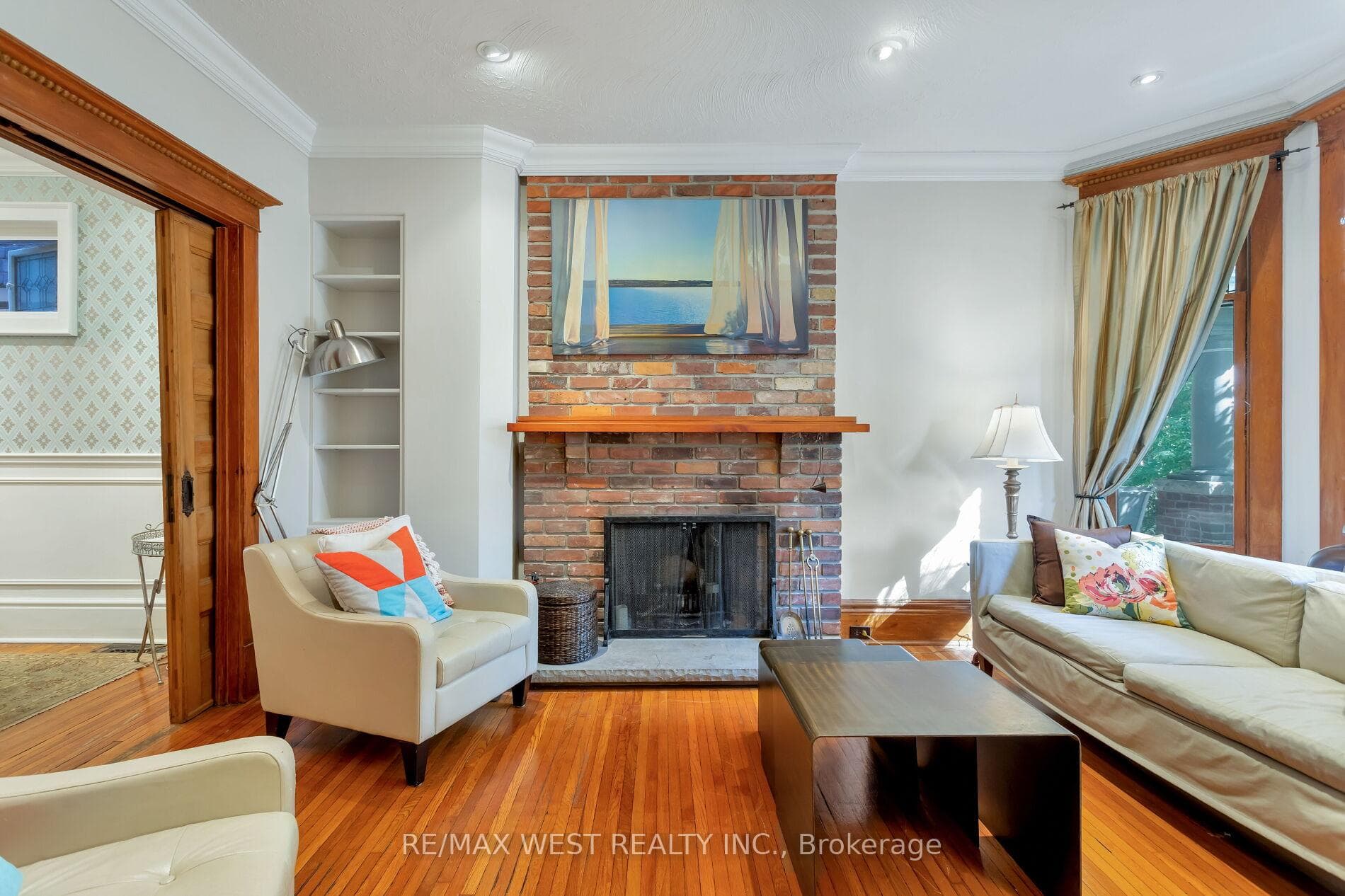 110 Marion Street photo 2
