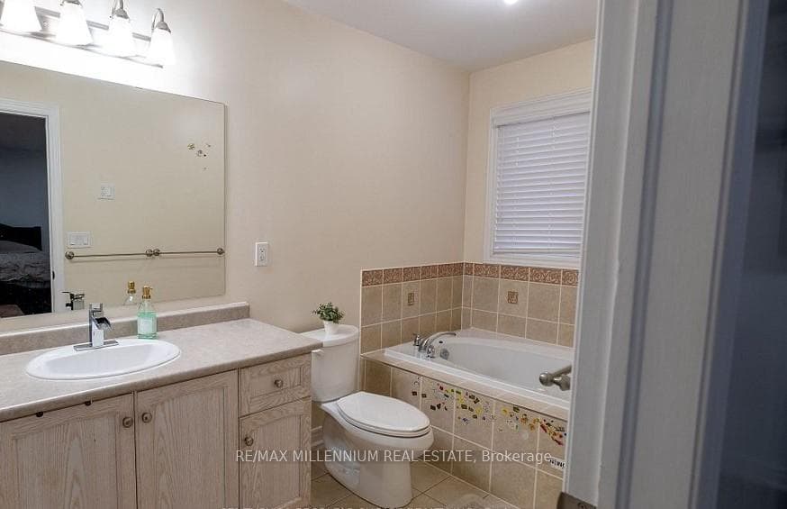 66 Attview Crescent Unit Upper photo 8