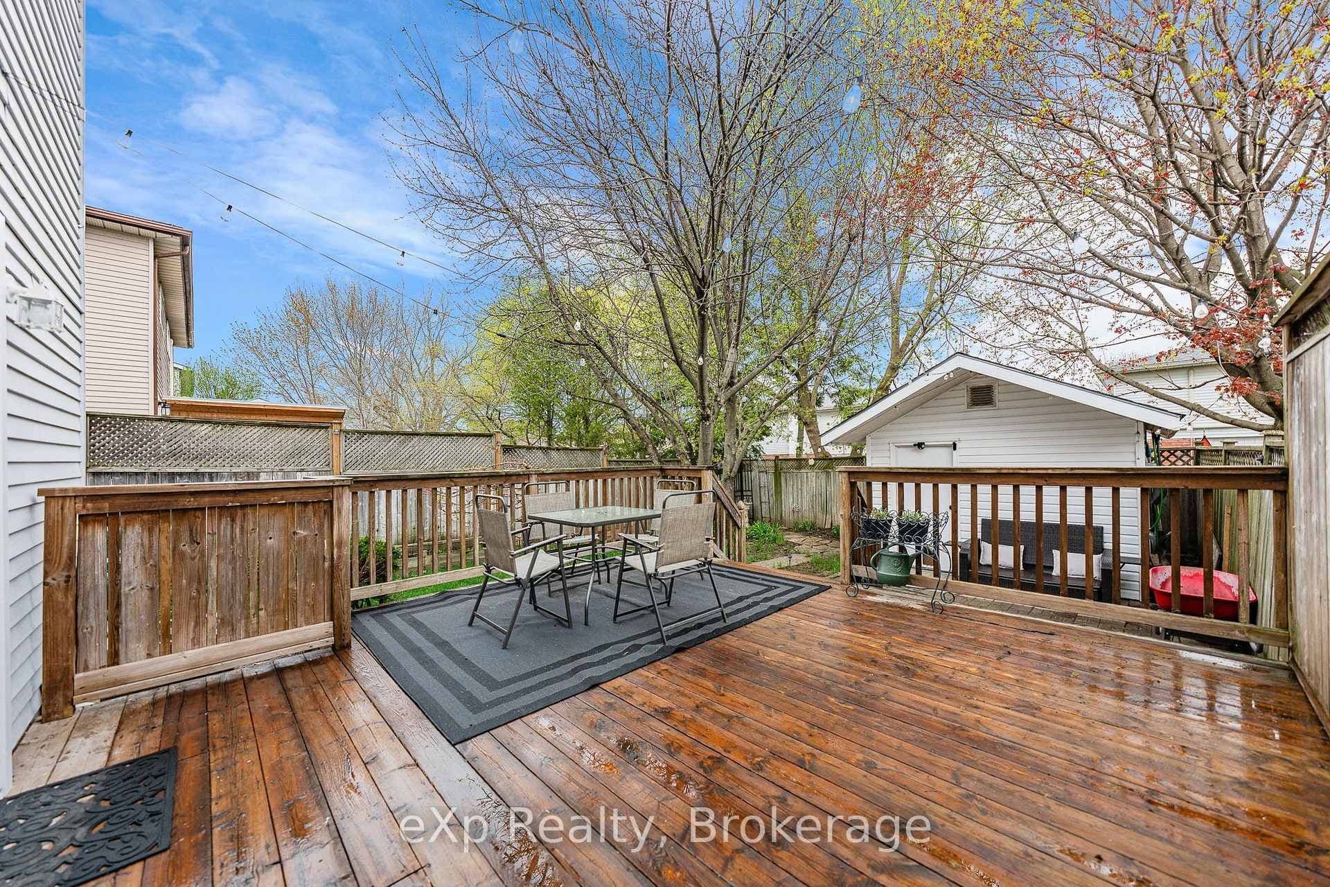 111 Connelly Drive photo 33