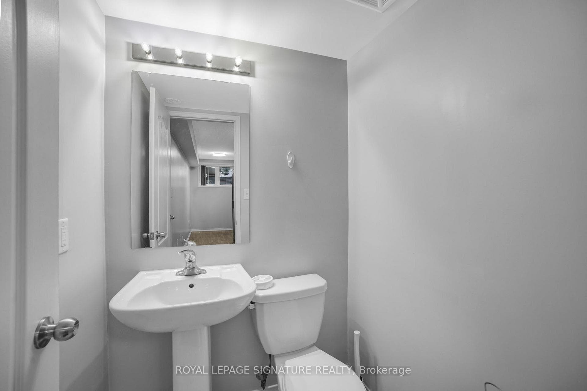 2492 Post Road Unit 19 photo 15