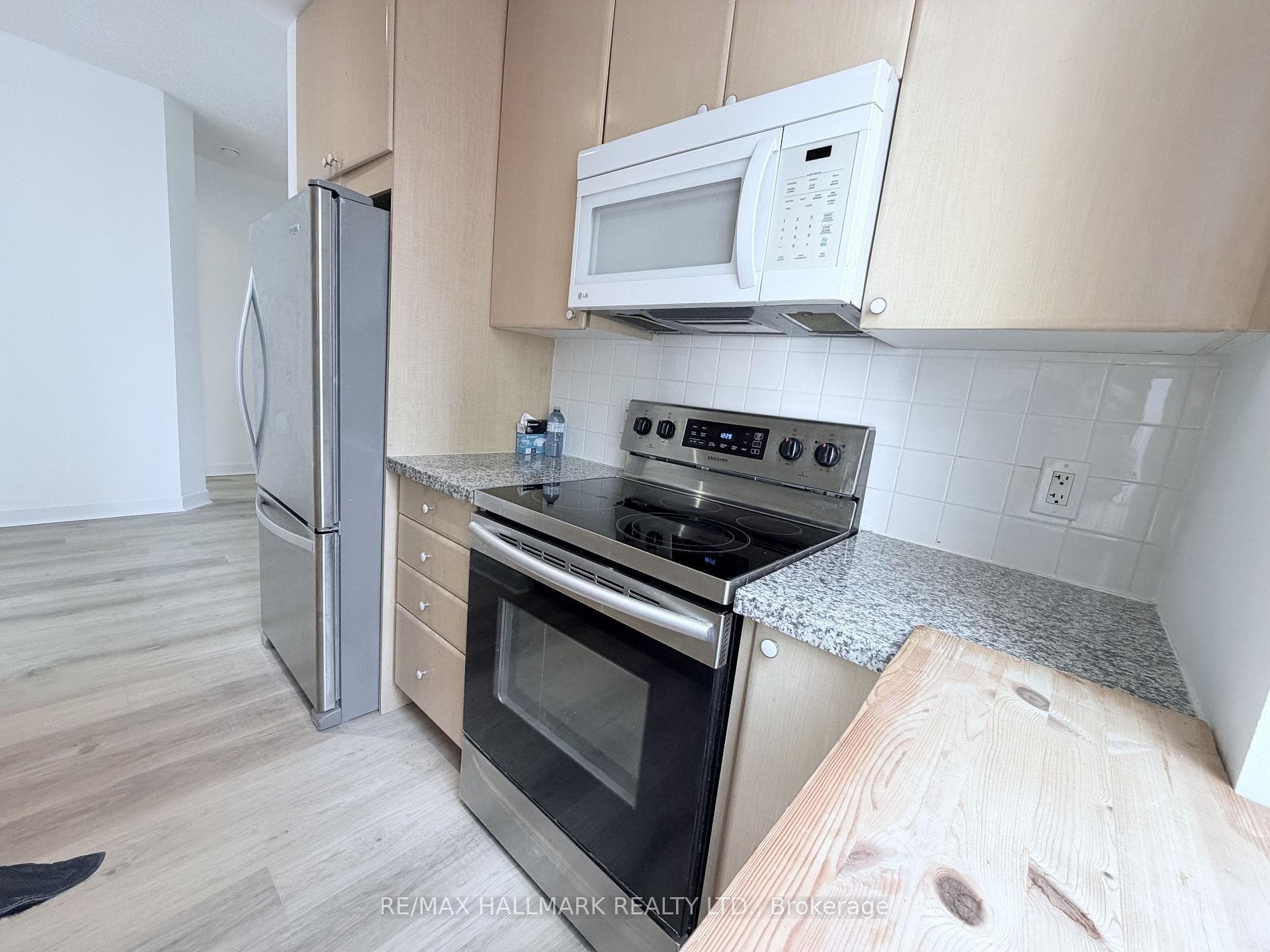 85 Bloor Street Unit 602 photo 10