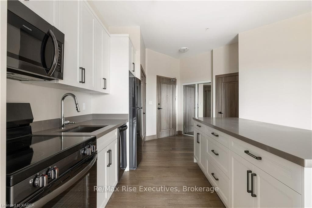 2274 PRINCESS Street Unit 111 photo 12