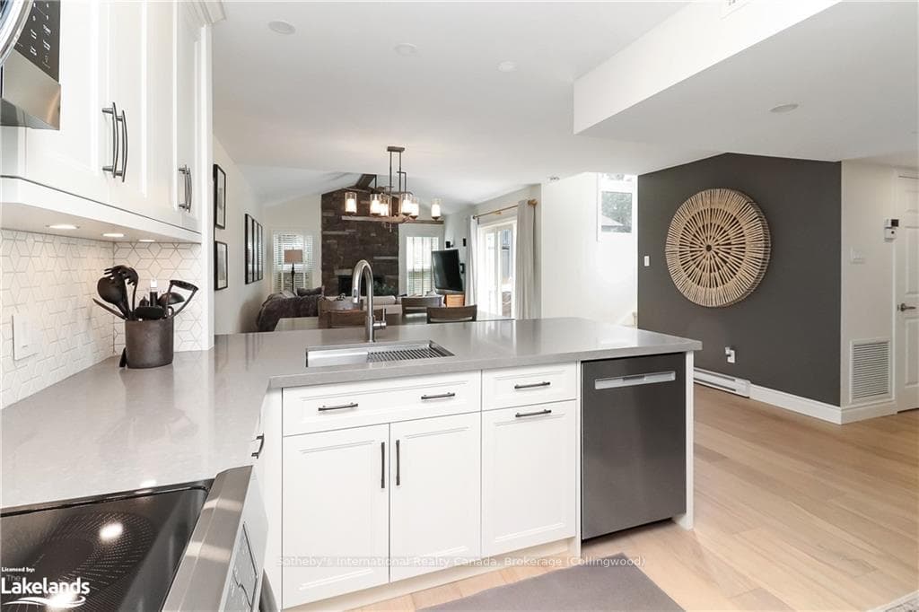 794 JOHNSTON PARK Avenue photo 9