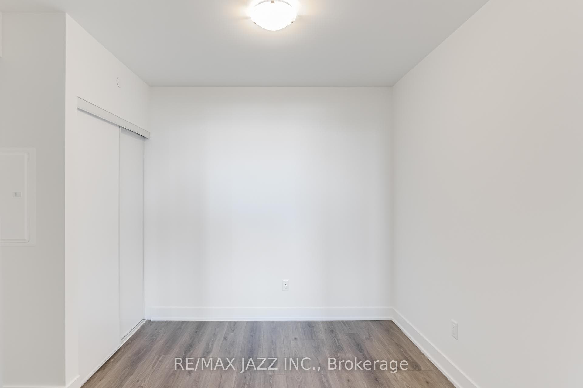 2545 Simcoe Street Unit 2102 photo 19