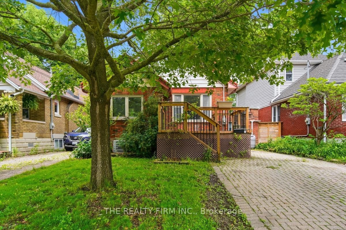 97 Springbank Drive photo 3