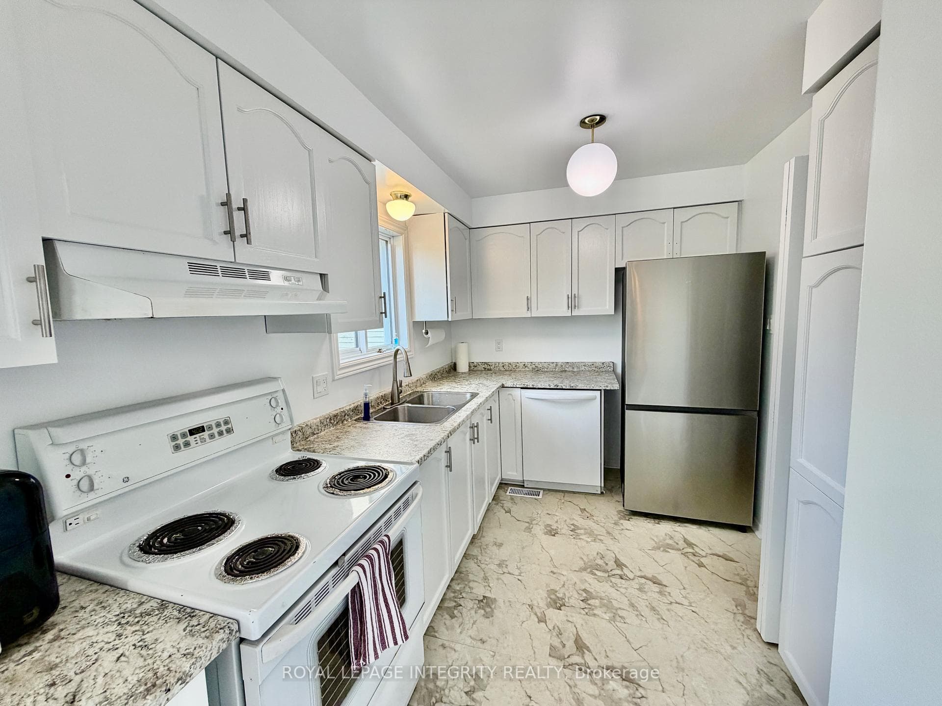 1039 Karsh Drive photo 5