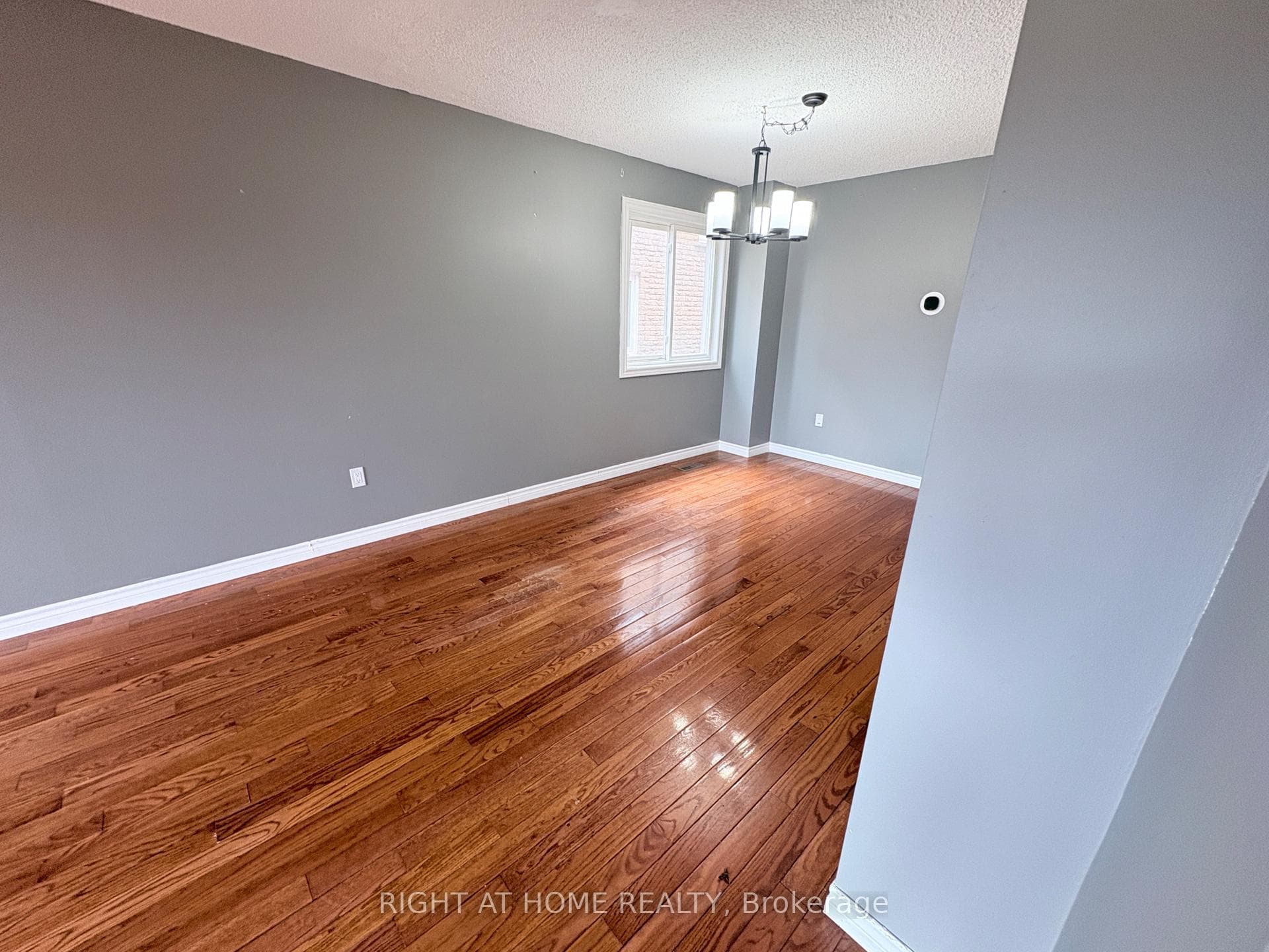 47 Hewitt Crescent photo 11