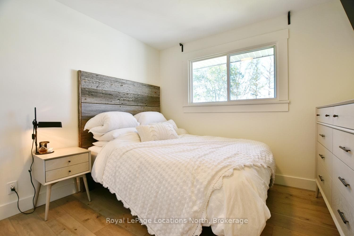 56 BATTEAUX Road photo 32