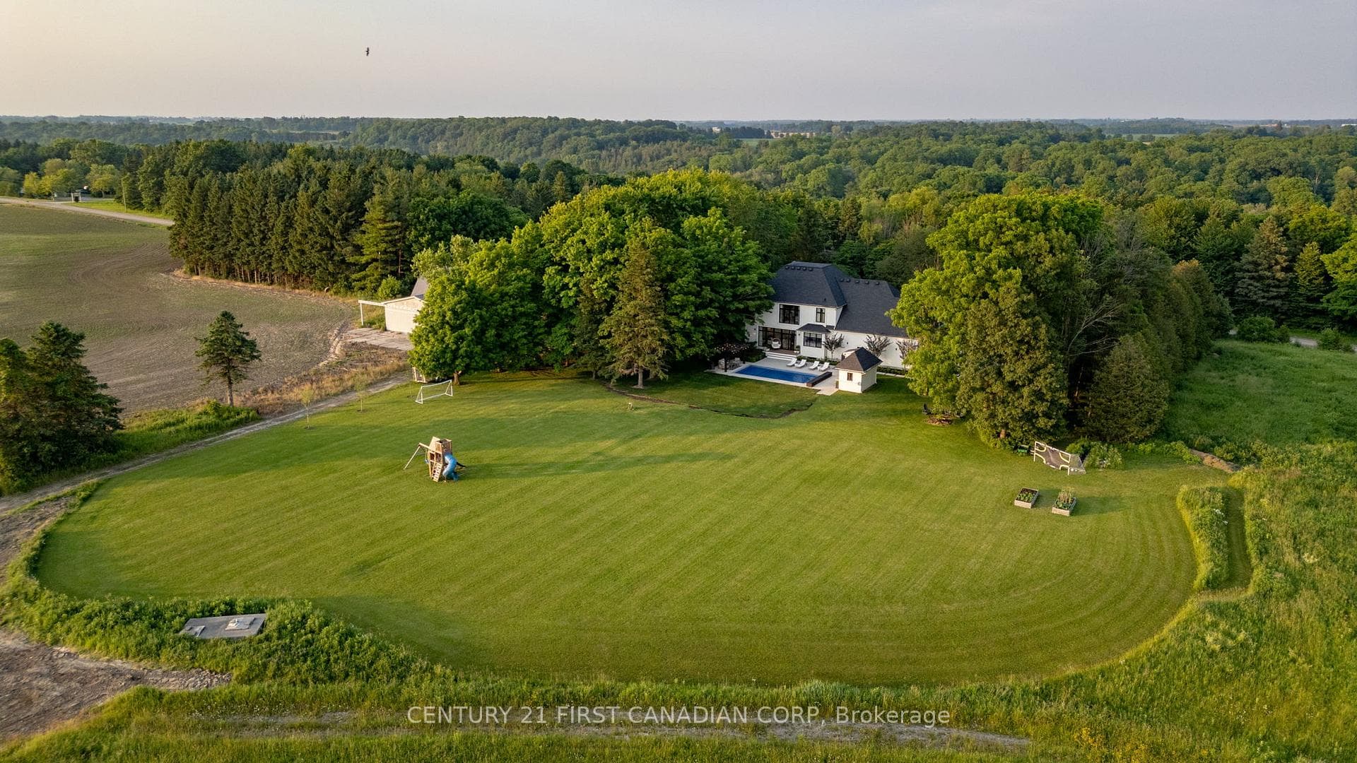 22111 Valleyview Road photo 5