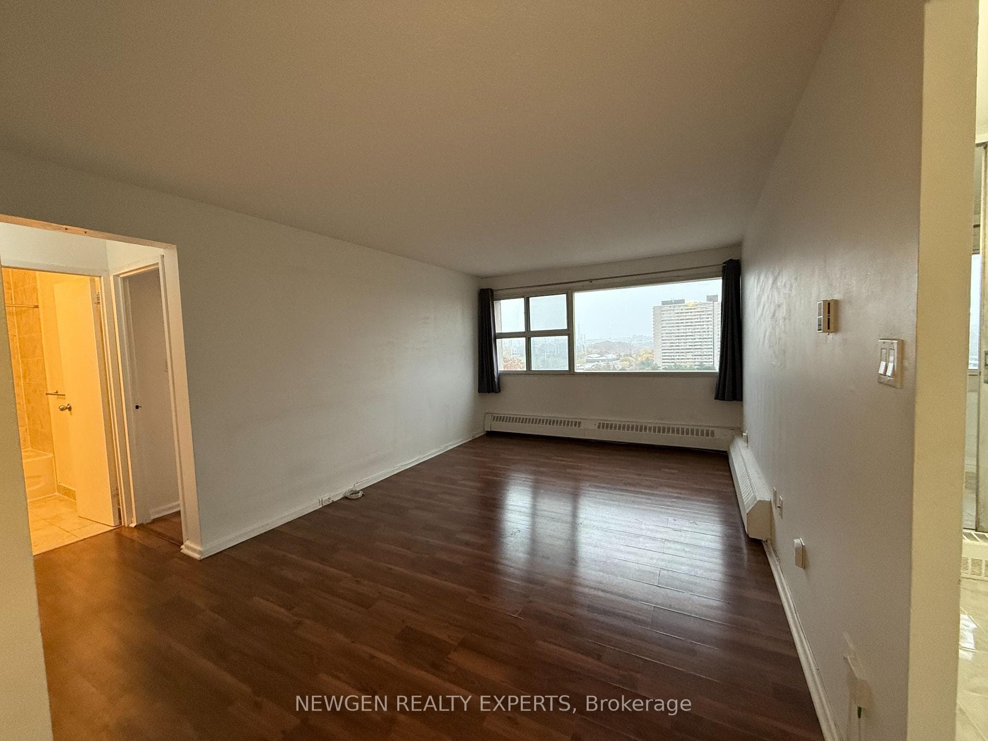 715 Don Mills Road Unit 1005 photo 3