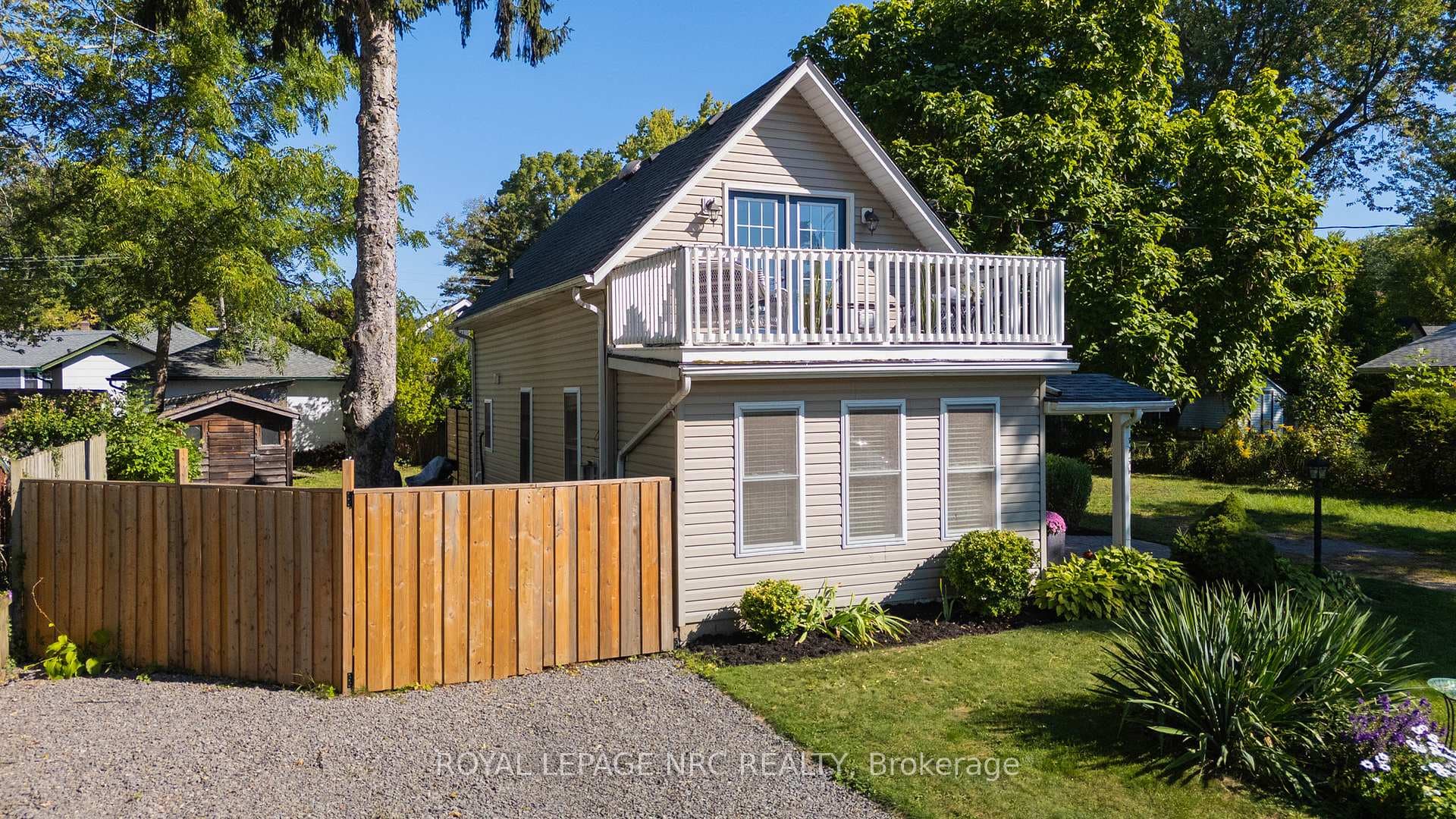 3964 Alexandra Road photo 4