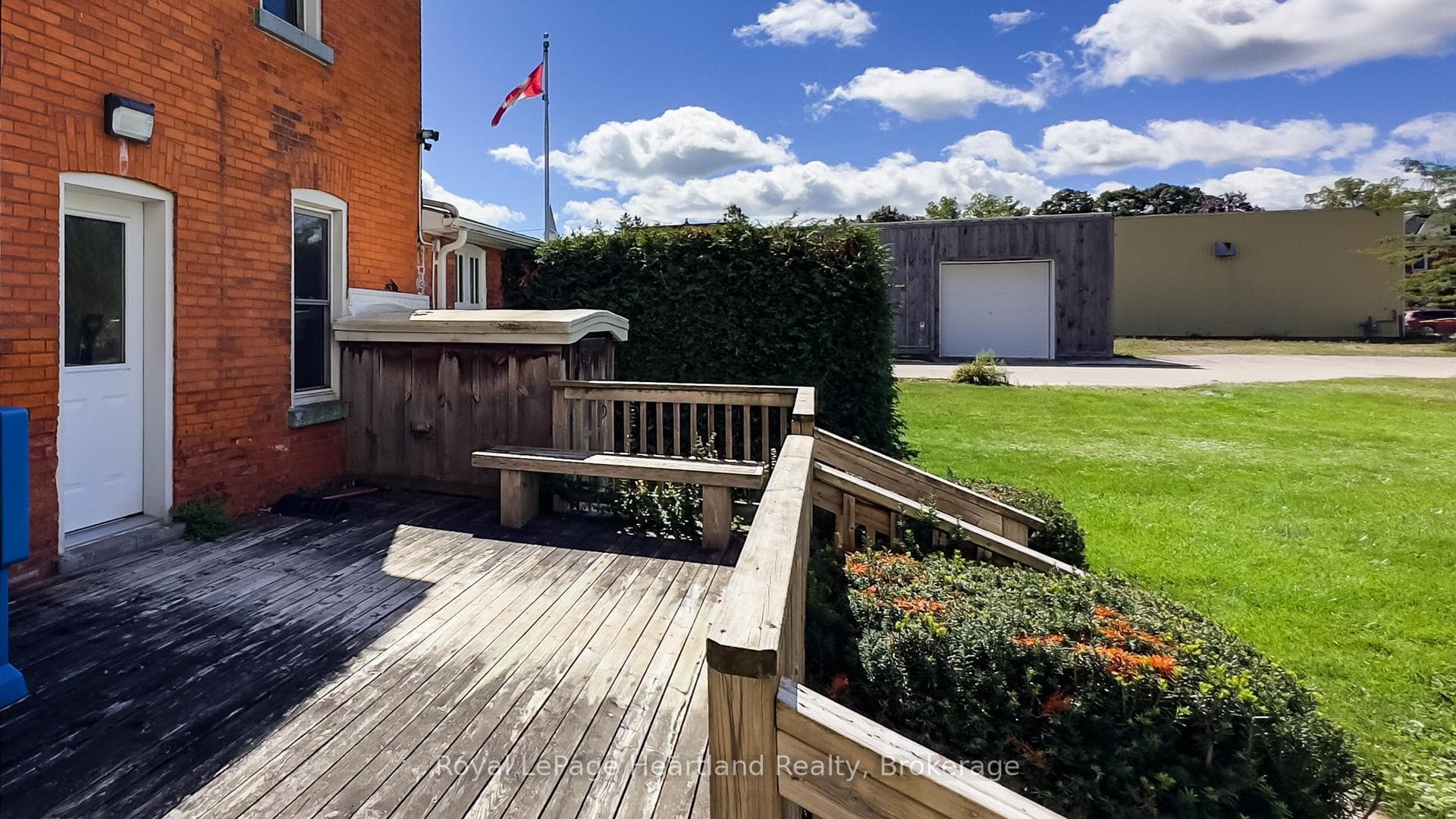 401 QUEEN Street photo 38