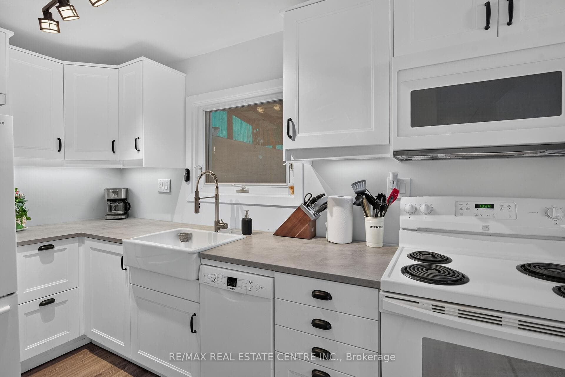220 Paling Avenue photo 18