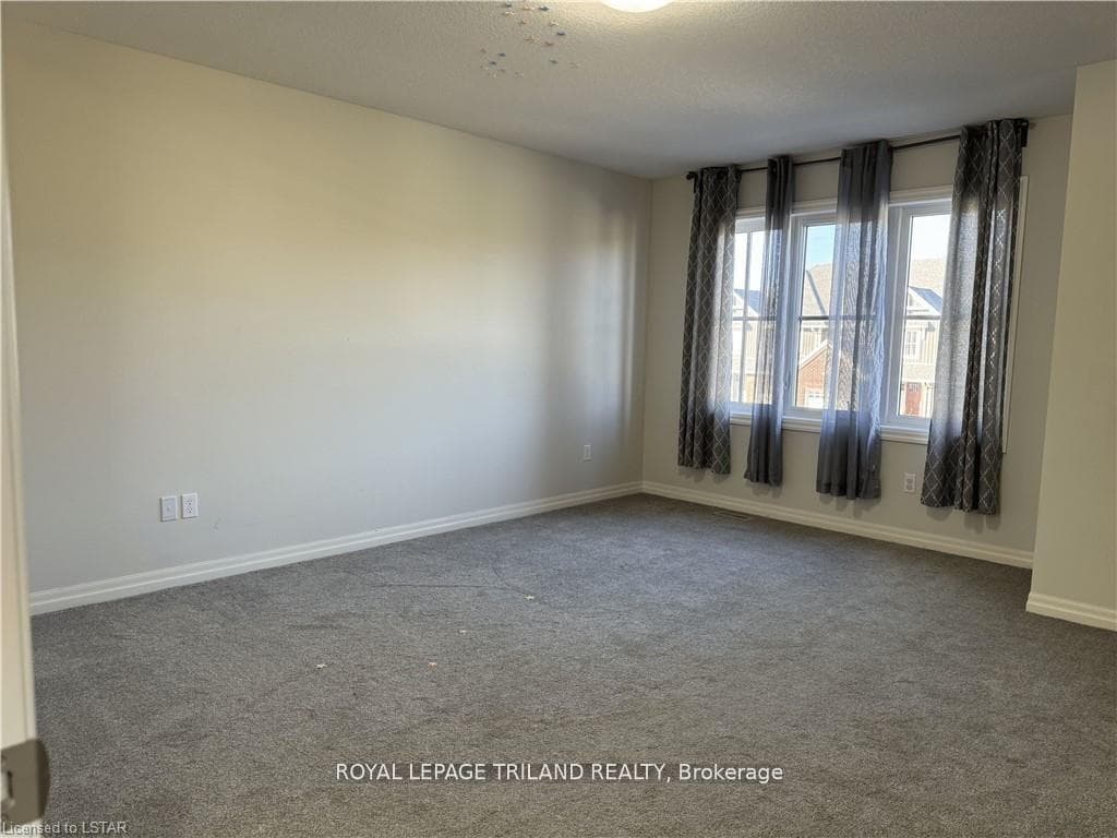 58 Cortland Terrace photo 12
