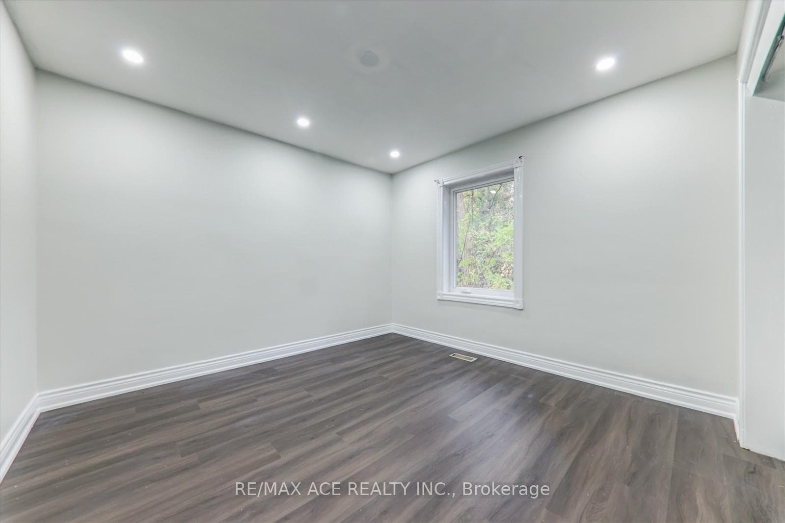 5 Willowlea Drive photo 24