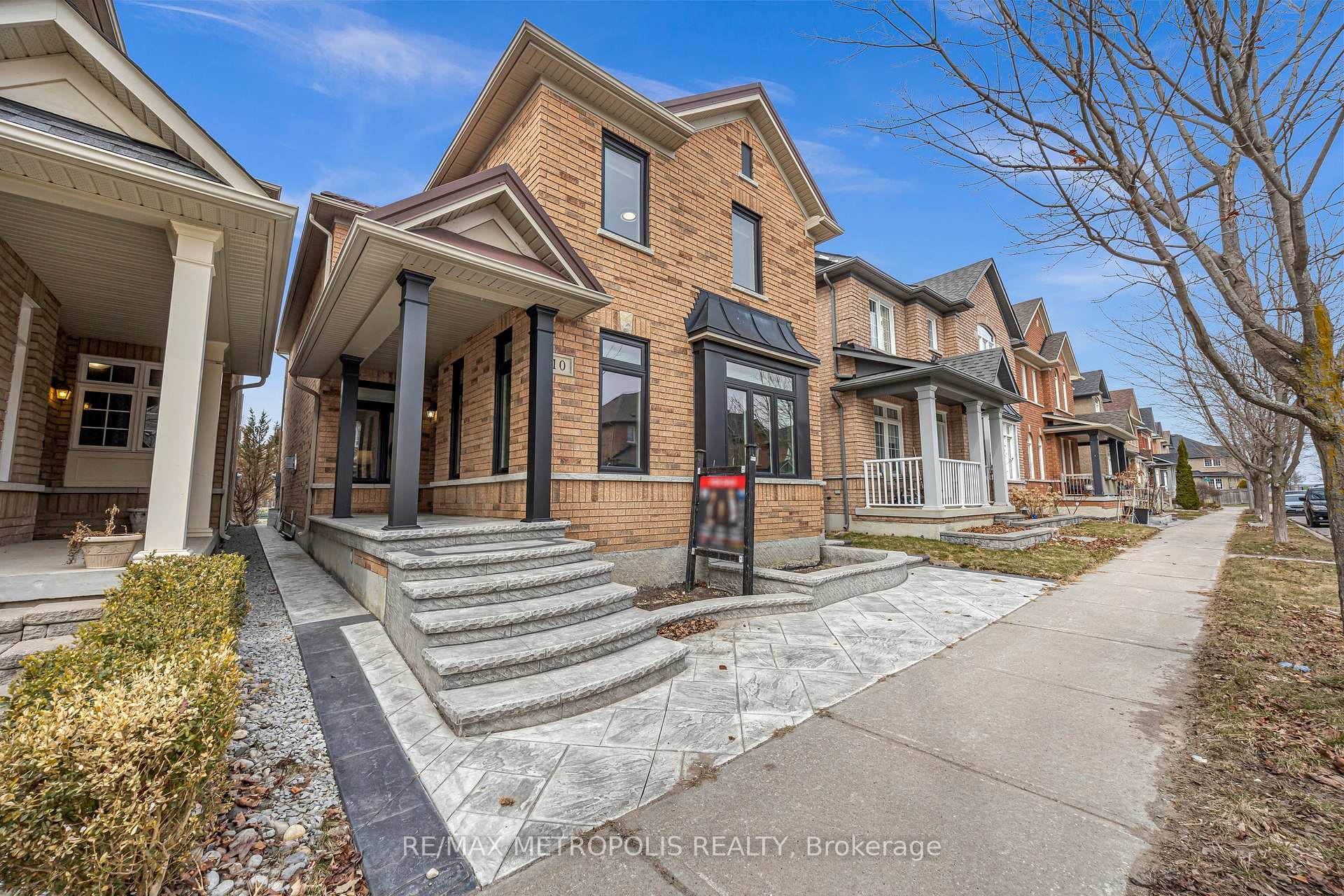 10 Snowcreek Street photo 2