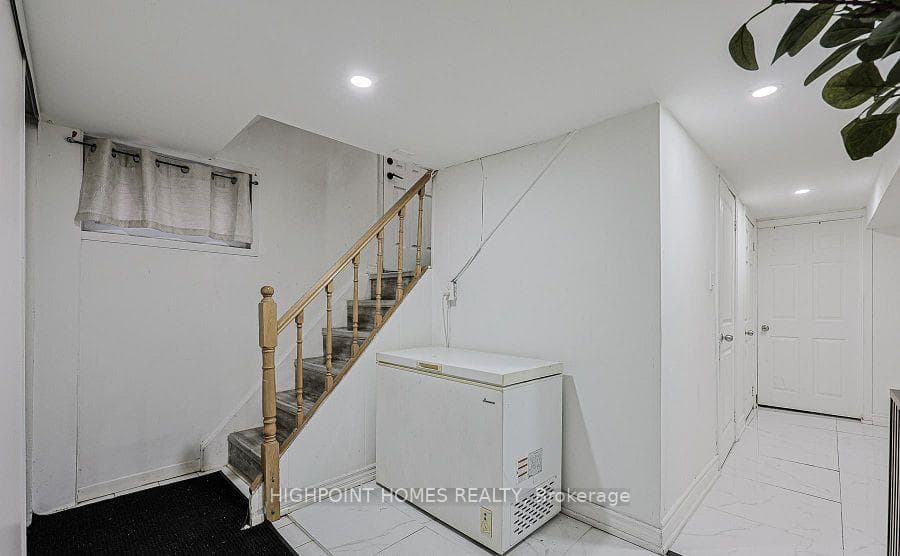 3 Mozart Avenue photo 32