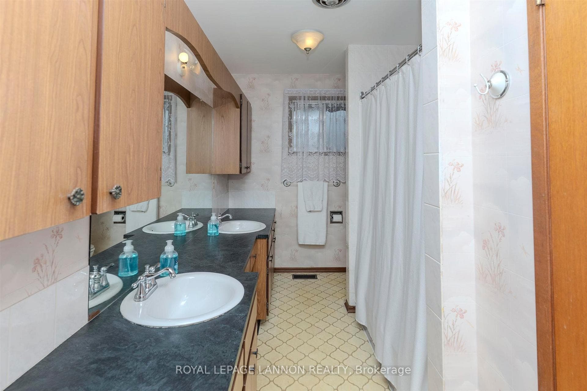 224 Anten Street photo 17
