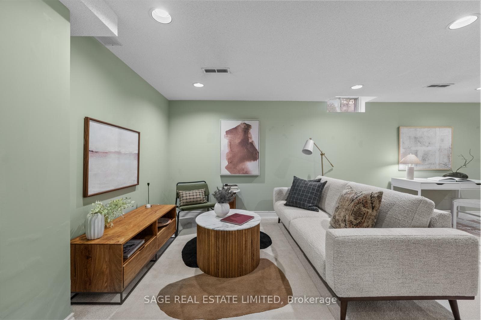 682 Leslie Valley Drive photo 41
