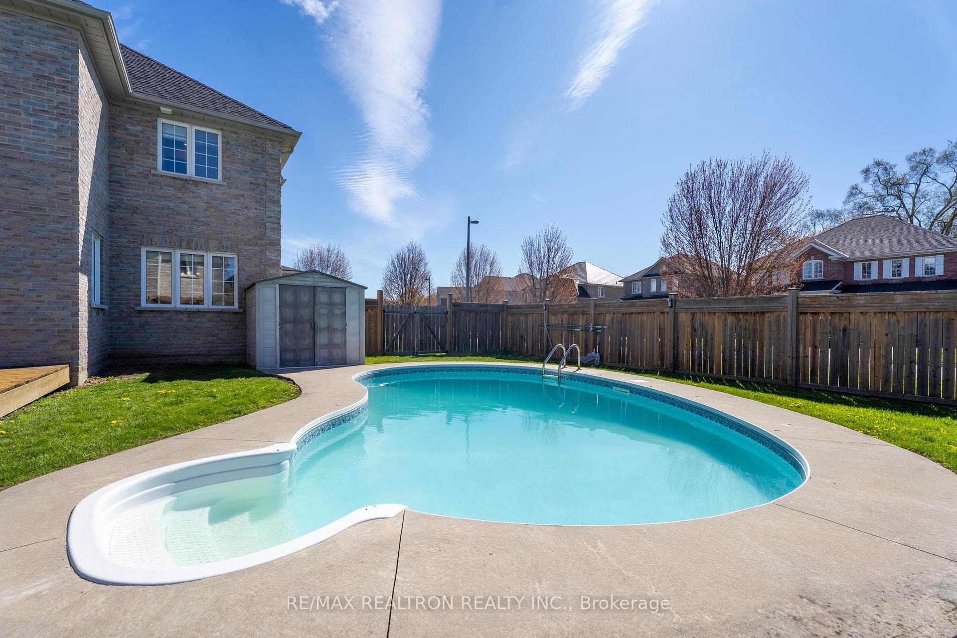 2 Whitestone Drive photo 44