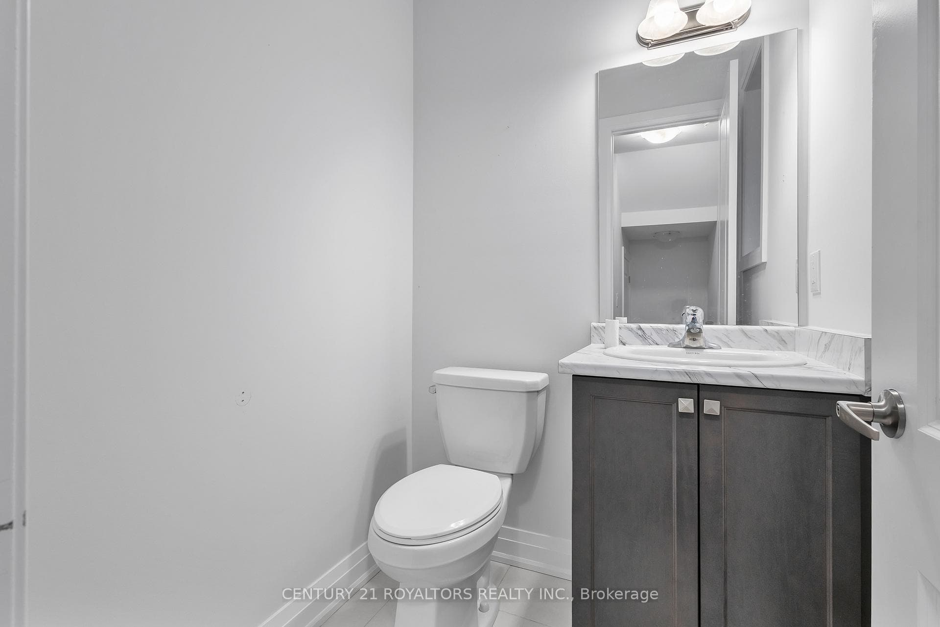 1283 Upper Thames Drive photo 7