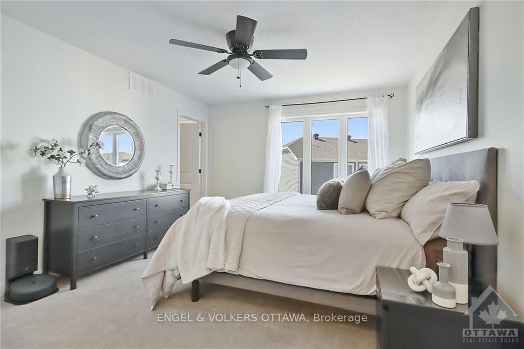 10 WHITCOMB Crescent photo 14
