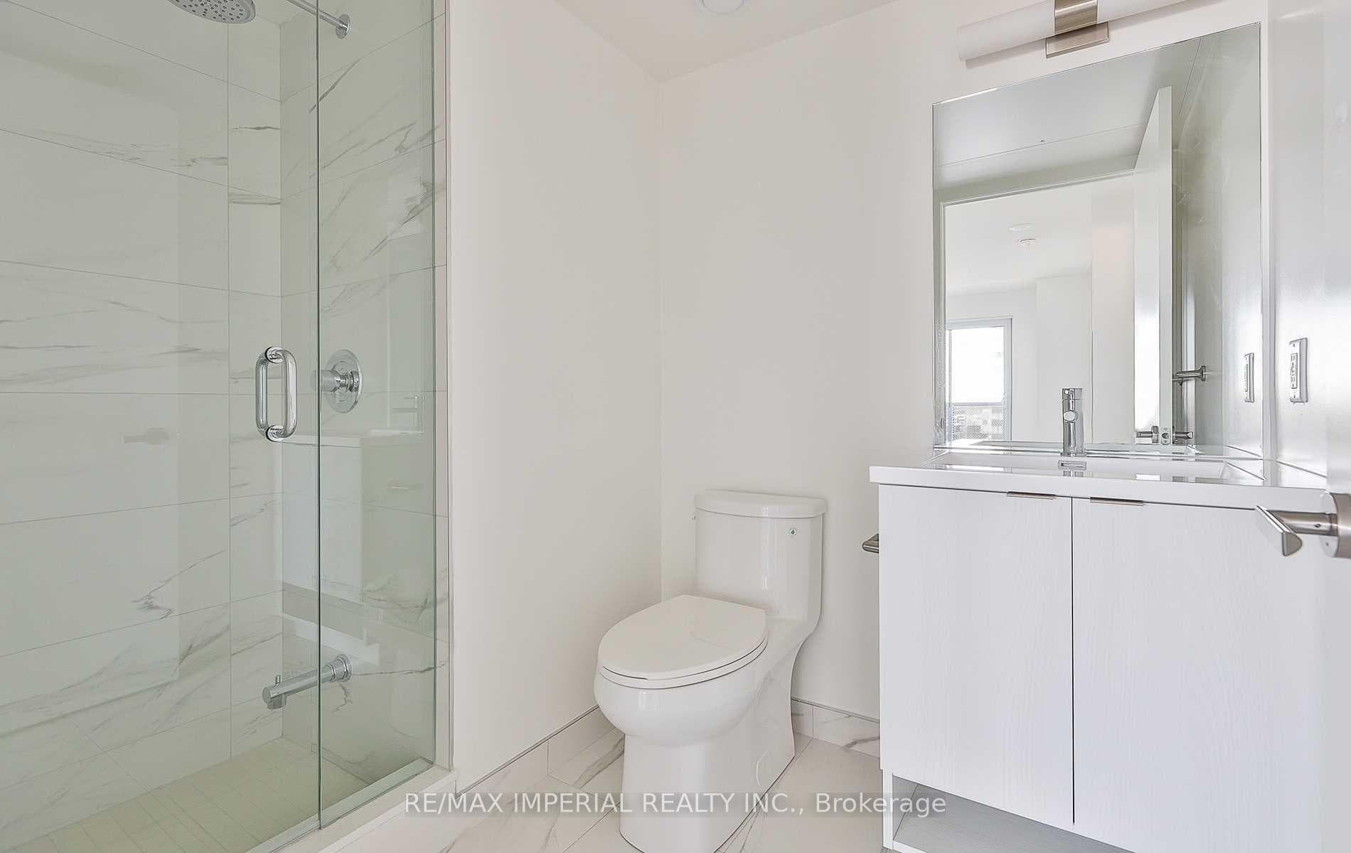 138 Downes Street Unit 3303 photo 17
