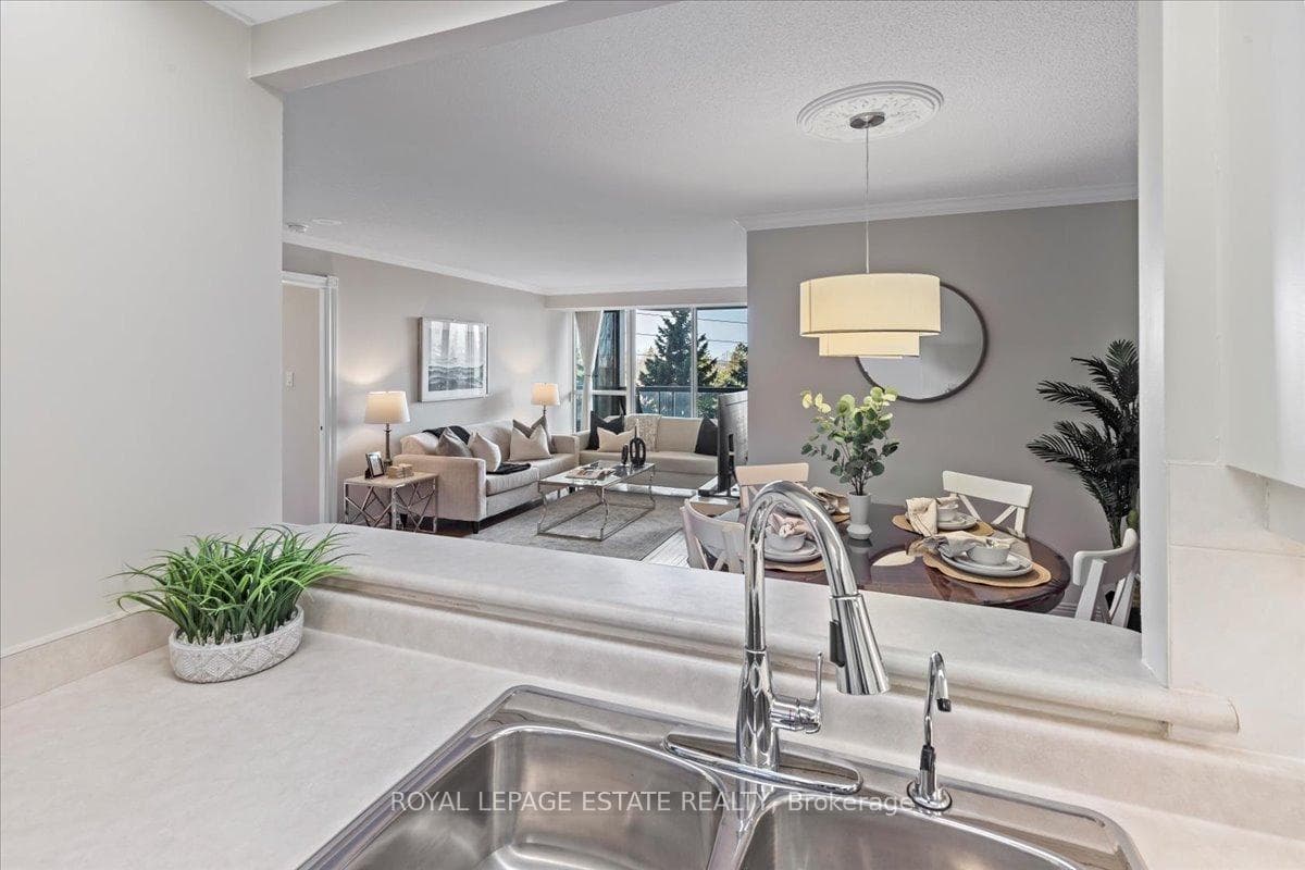 10 Guildwood Parkway Unit 631 photo 5