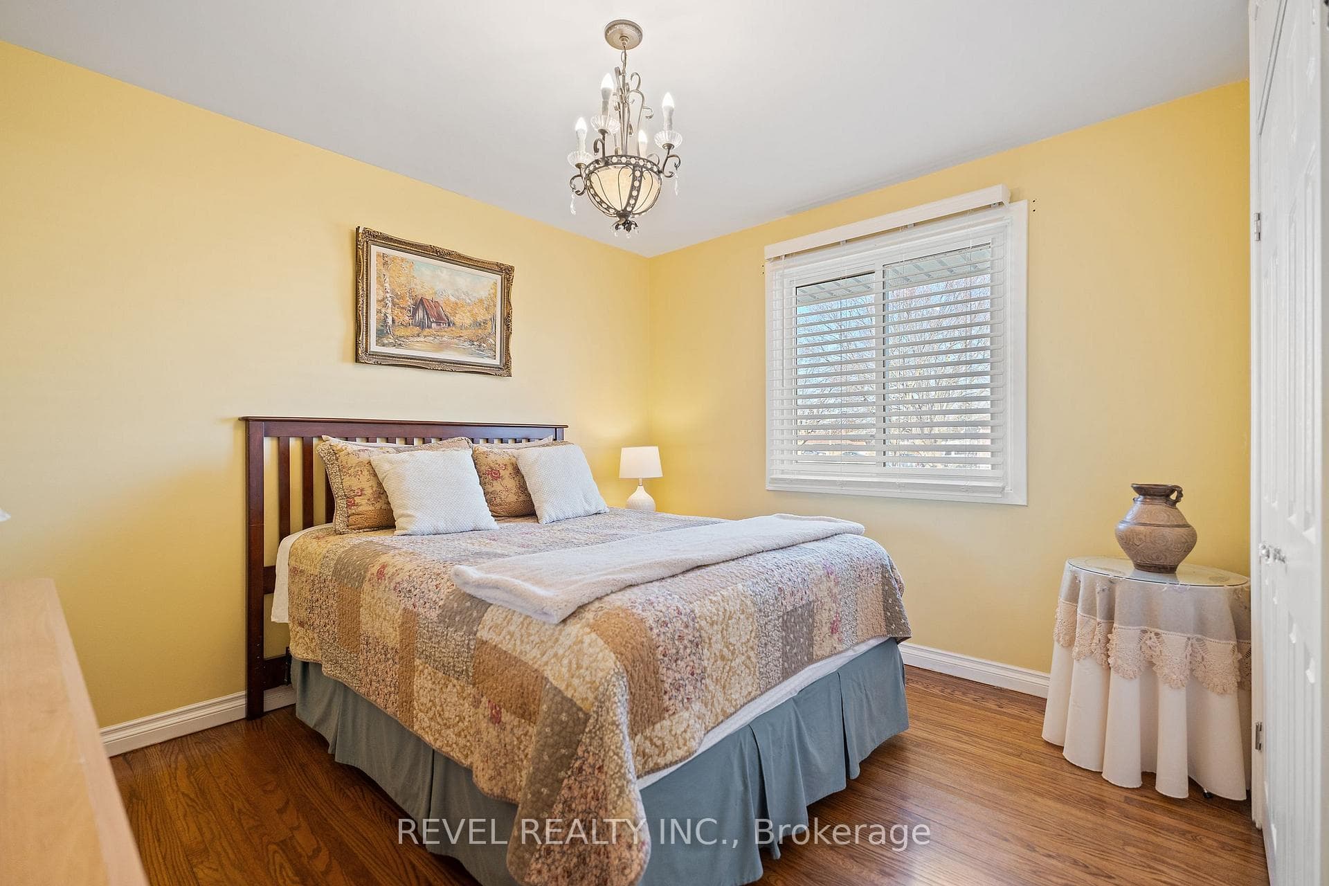 34 Sheba Crescent photo 13