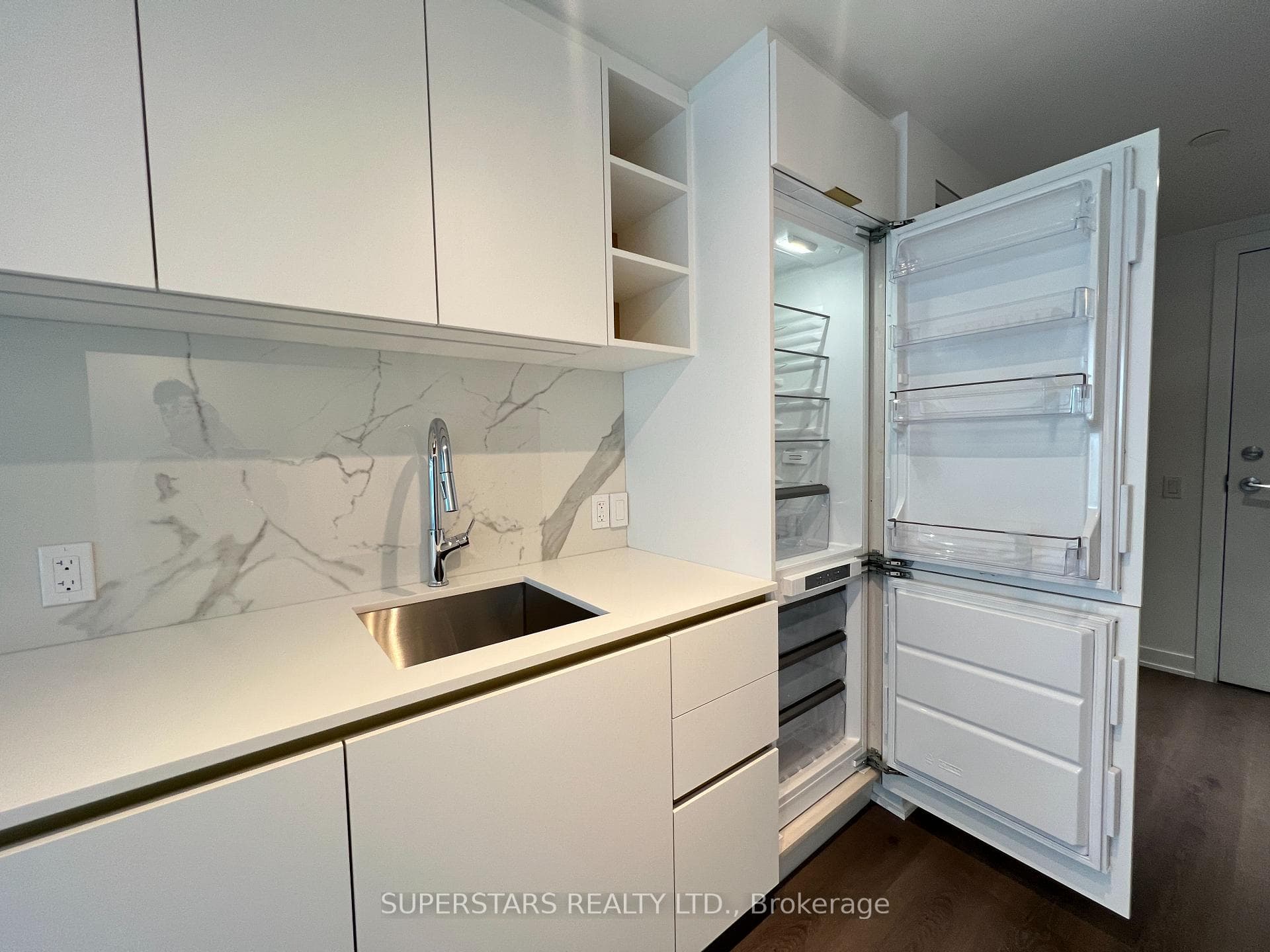 8 Wellesley Street Unit 1107 photo 7