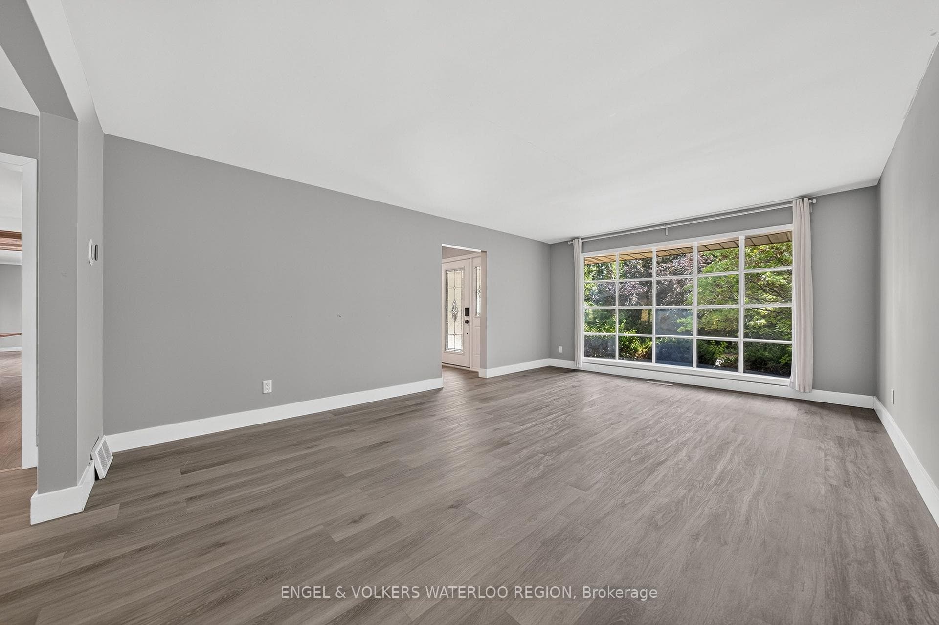 256 Shakespeare Drive photo 7