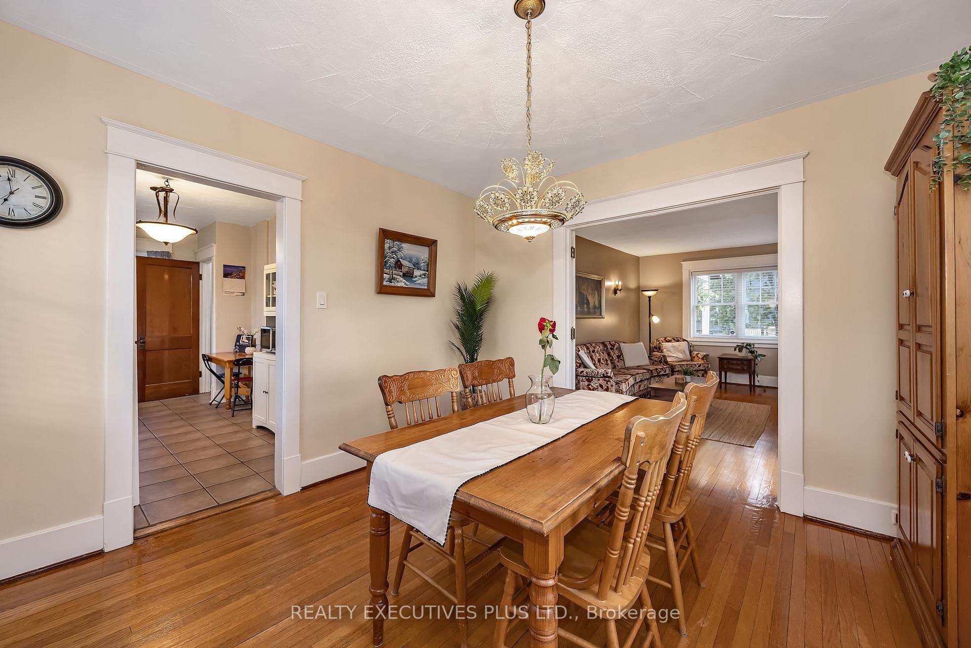 605 Water Street photo 8