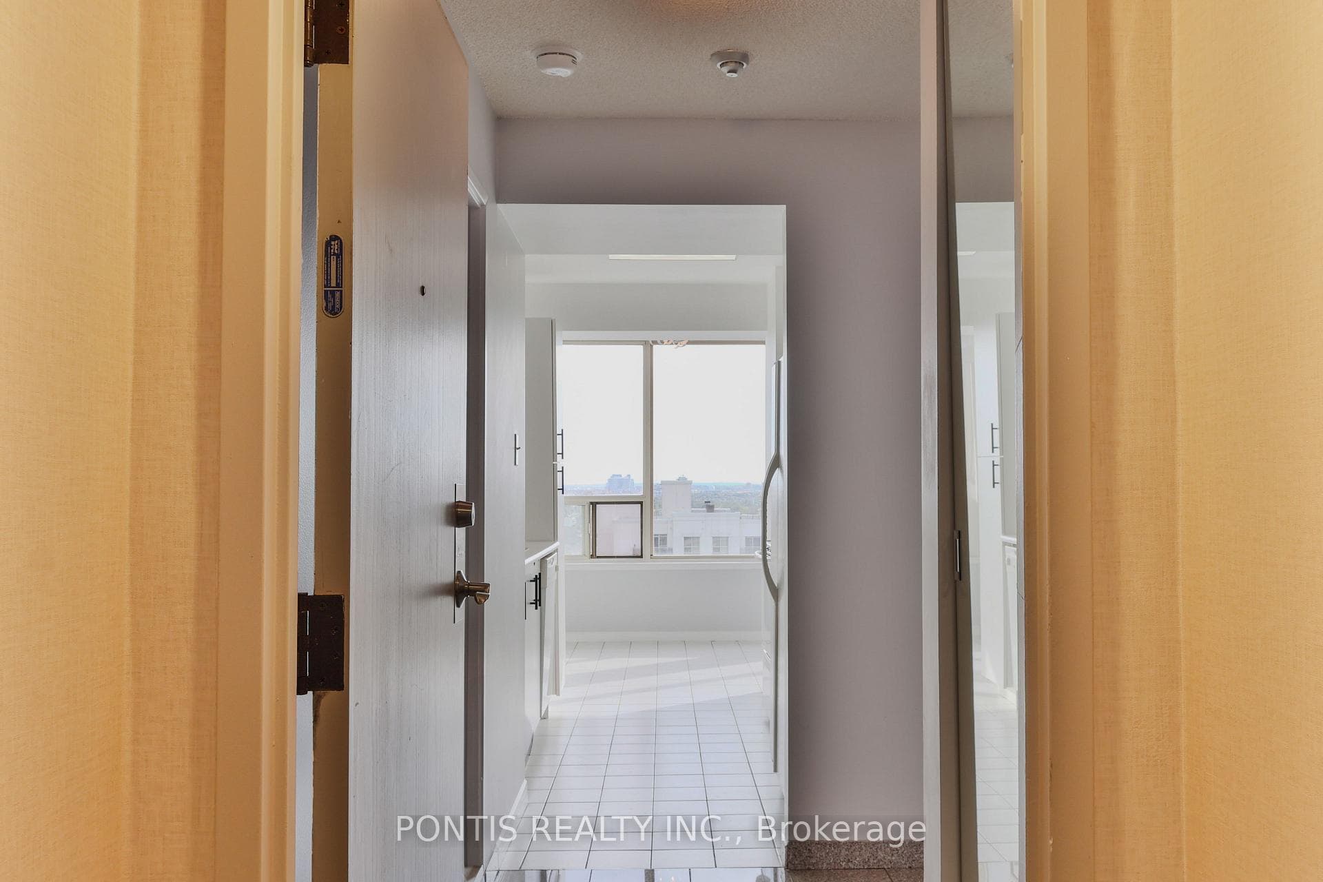 700 Constellation Drive Unit 1402 photo 5