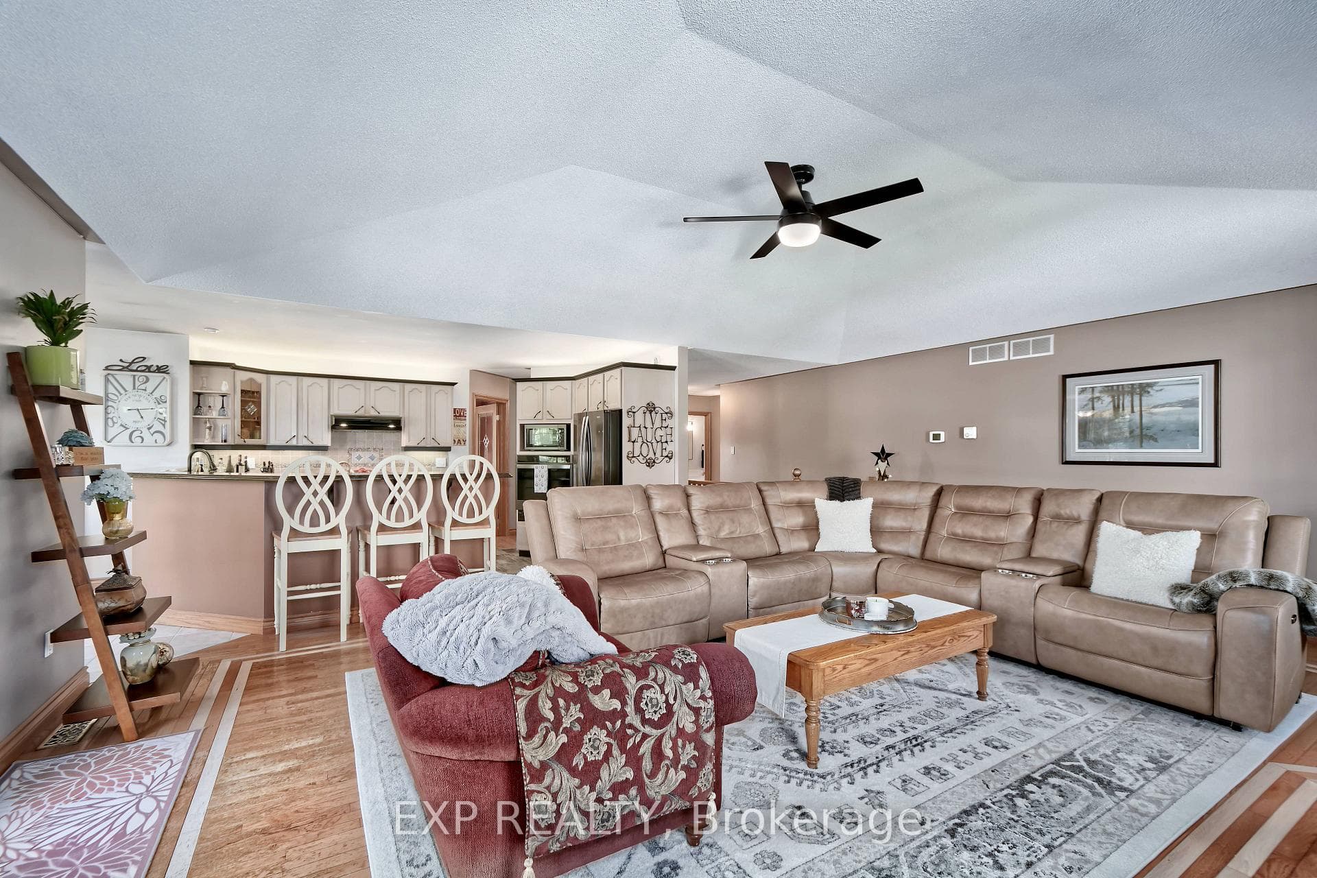 57186 Eden Line photo 23