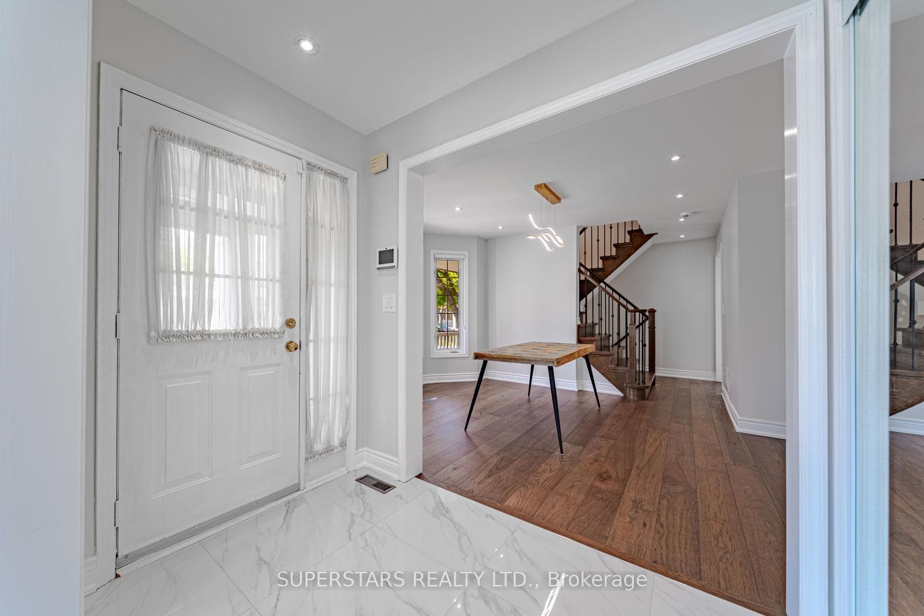 45 Tower Bridge Crescent photo 20