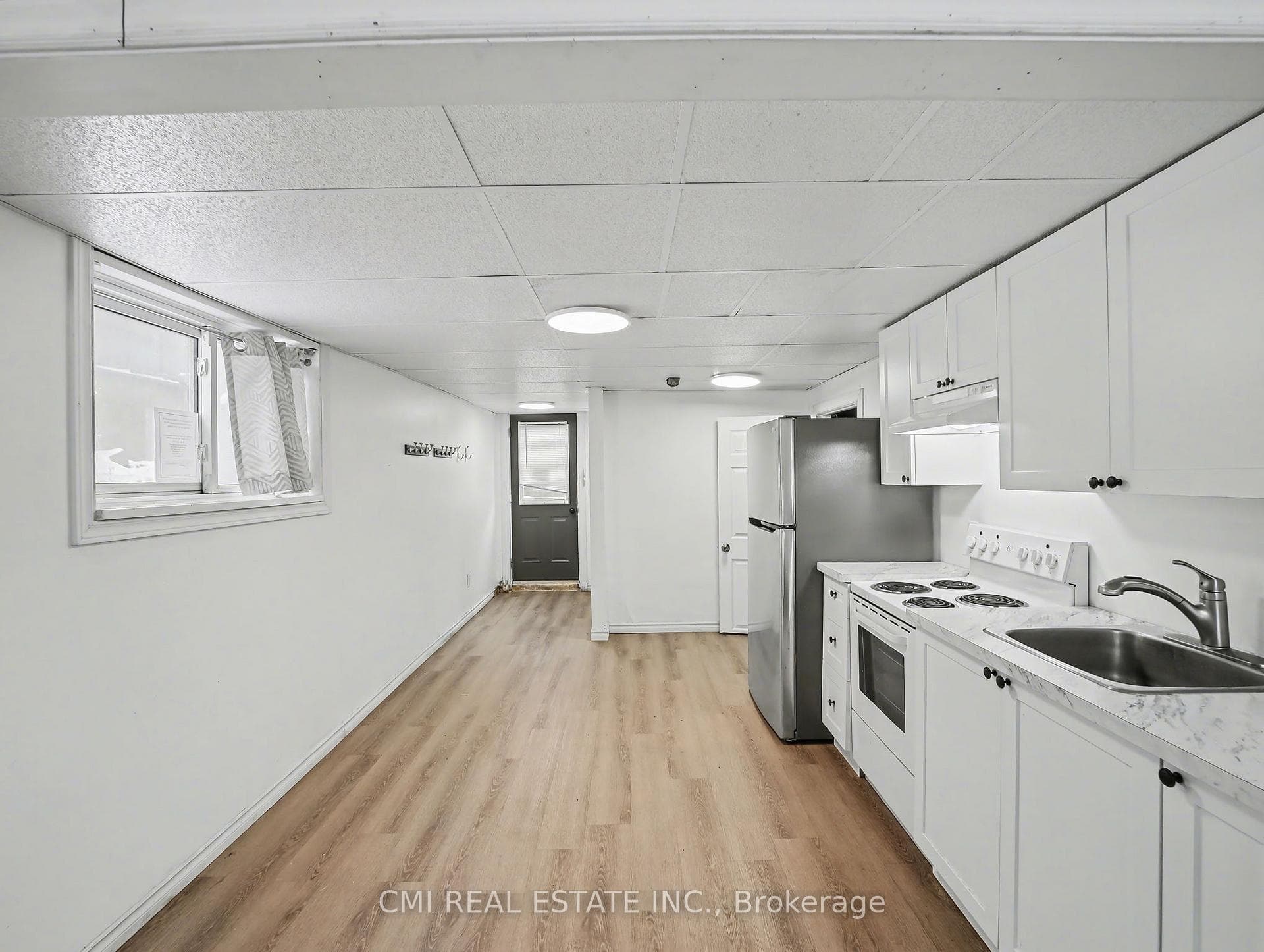 4306 East Avenue photo 28