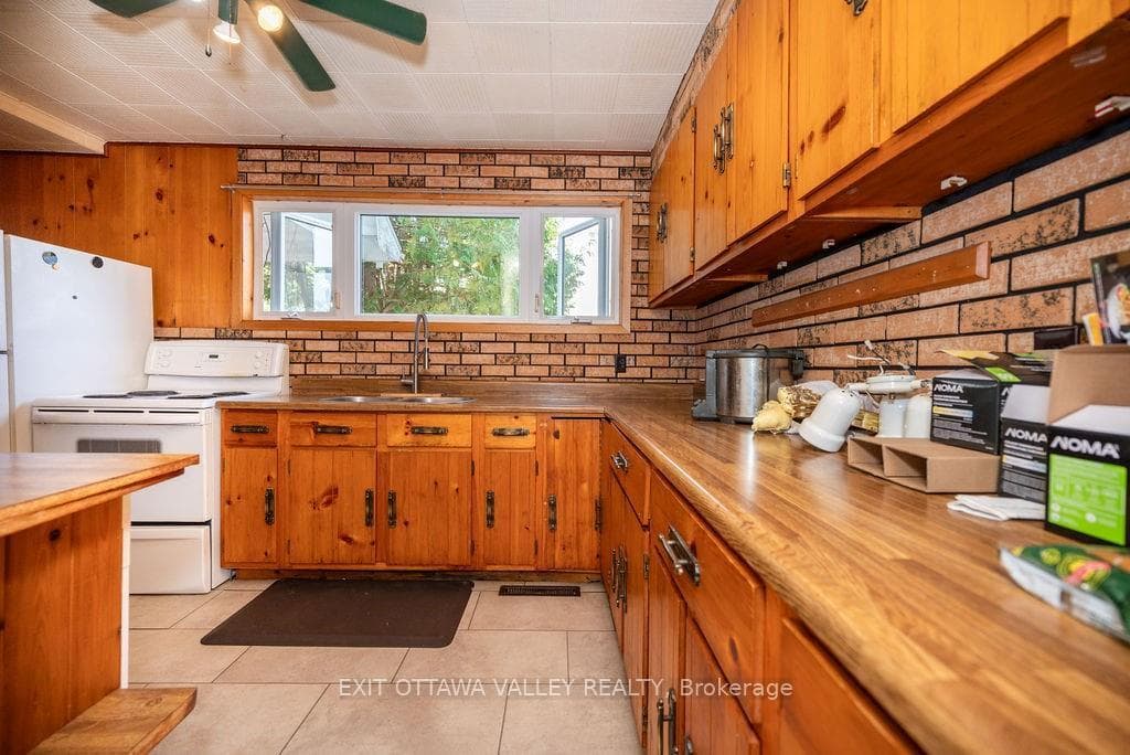 30 ALDER Crescent photo 19