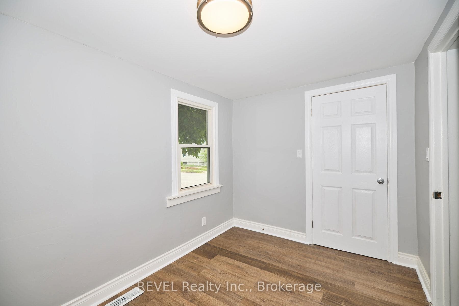 43 COSBY Avenue photo 6