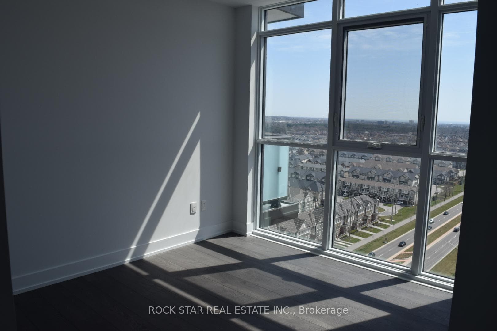 2550 Simcoe Street Unit 1717 photo 9