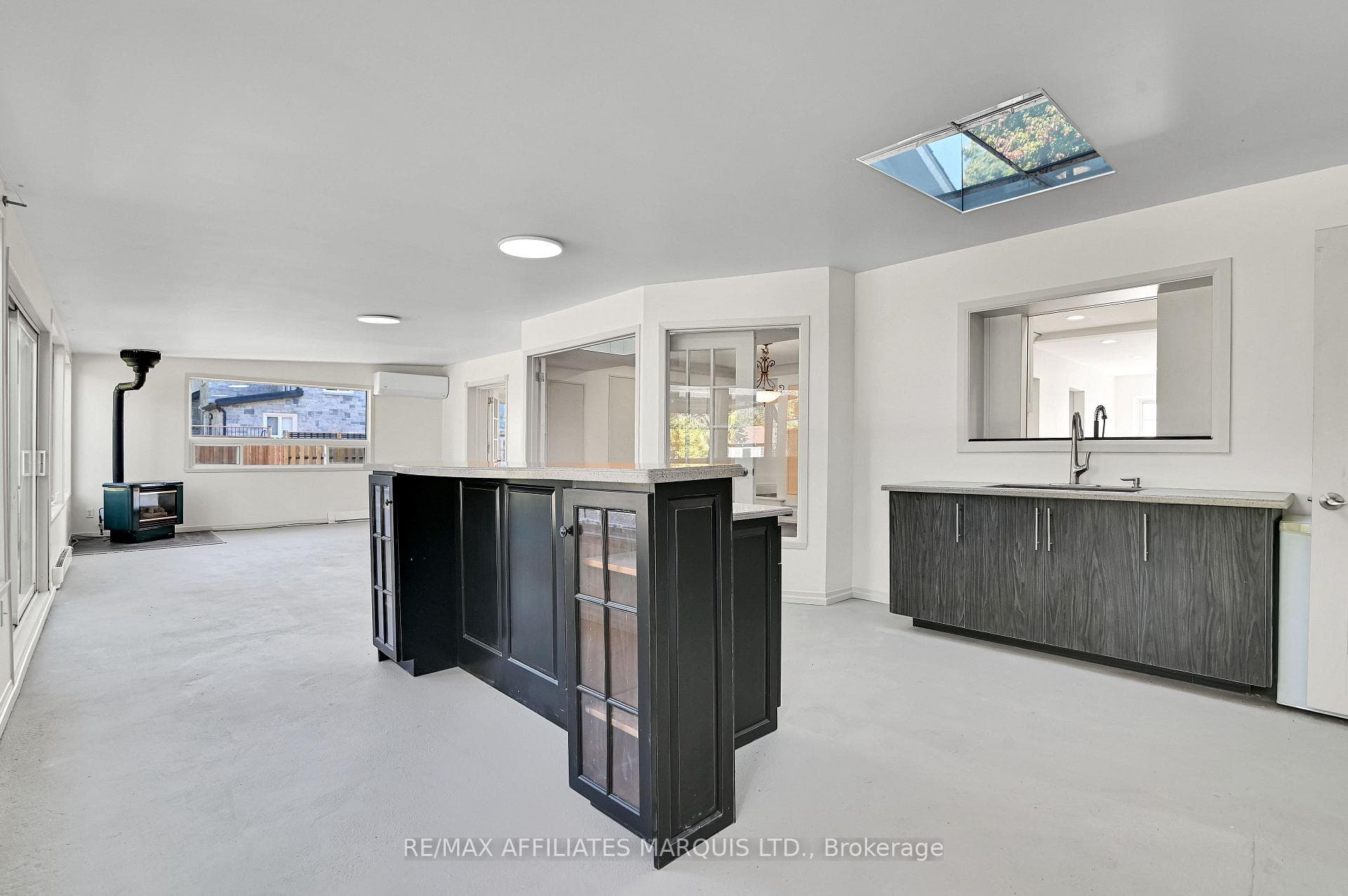 1603 Peter Street photo 16
