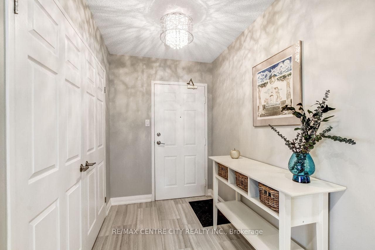 549 Ridout Street Unit 302 photo 6