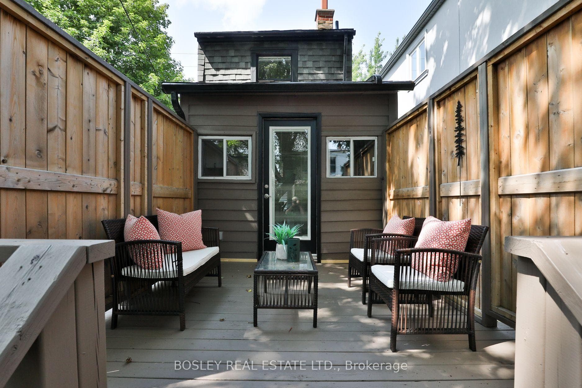 373 Sammon Avenue photo 35